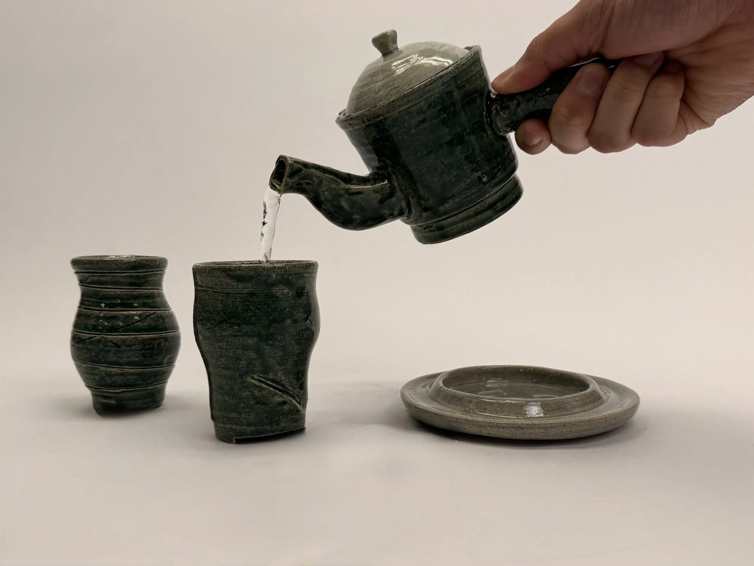 River Trunk Tea Set