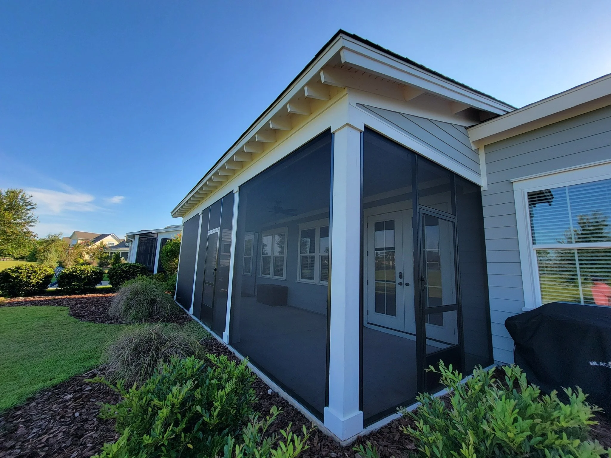 5 Reasons Fall is the Perfect Time to Add a Screened-In Porch