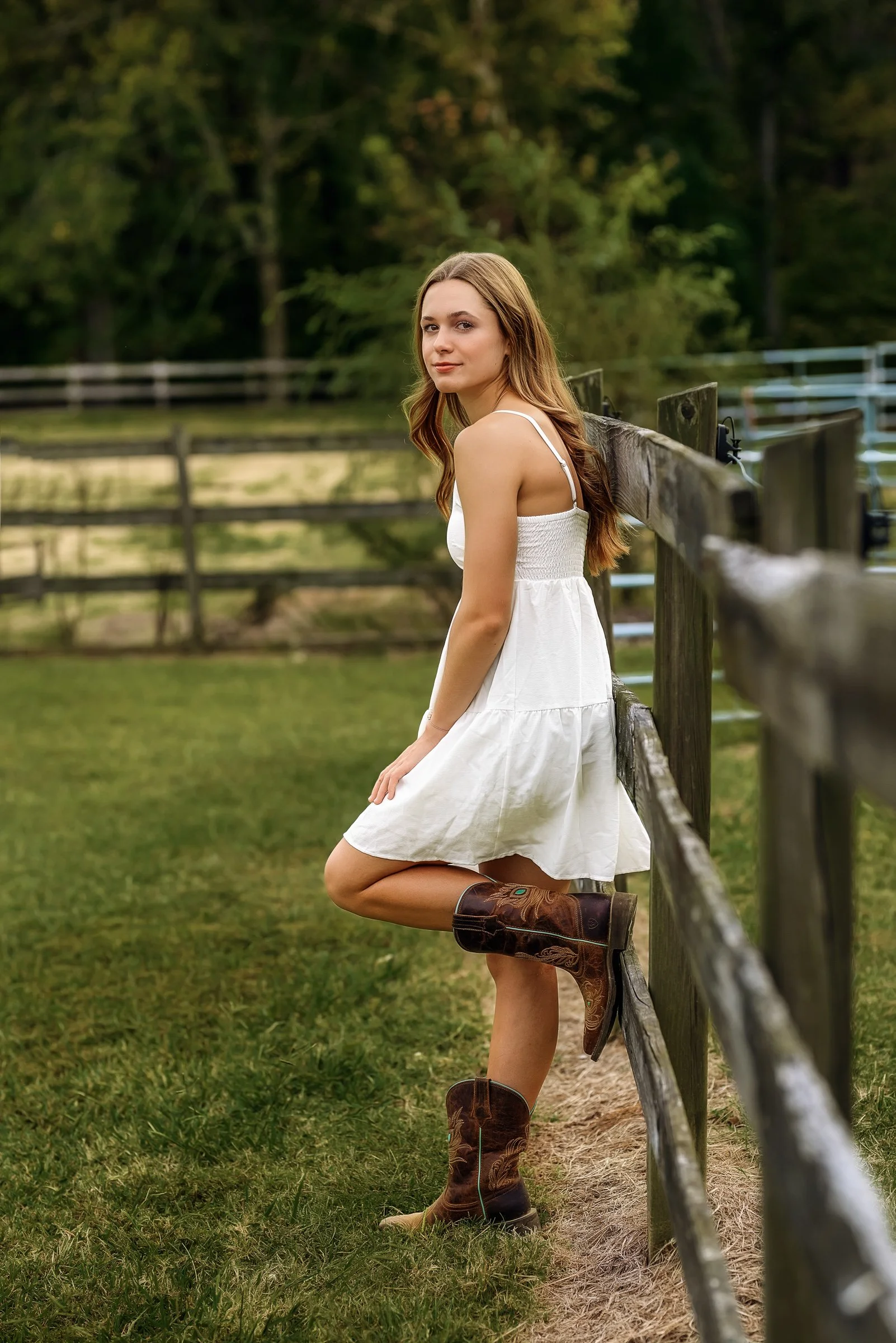 senior-portraits-charlotte-field-session-feature-001.jpg