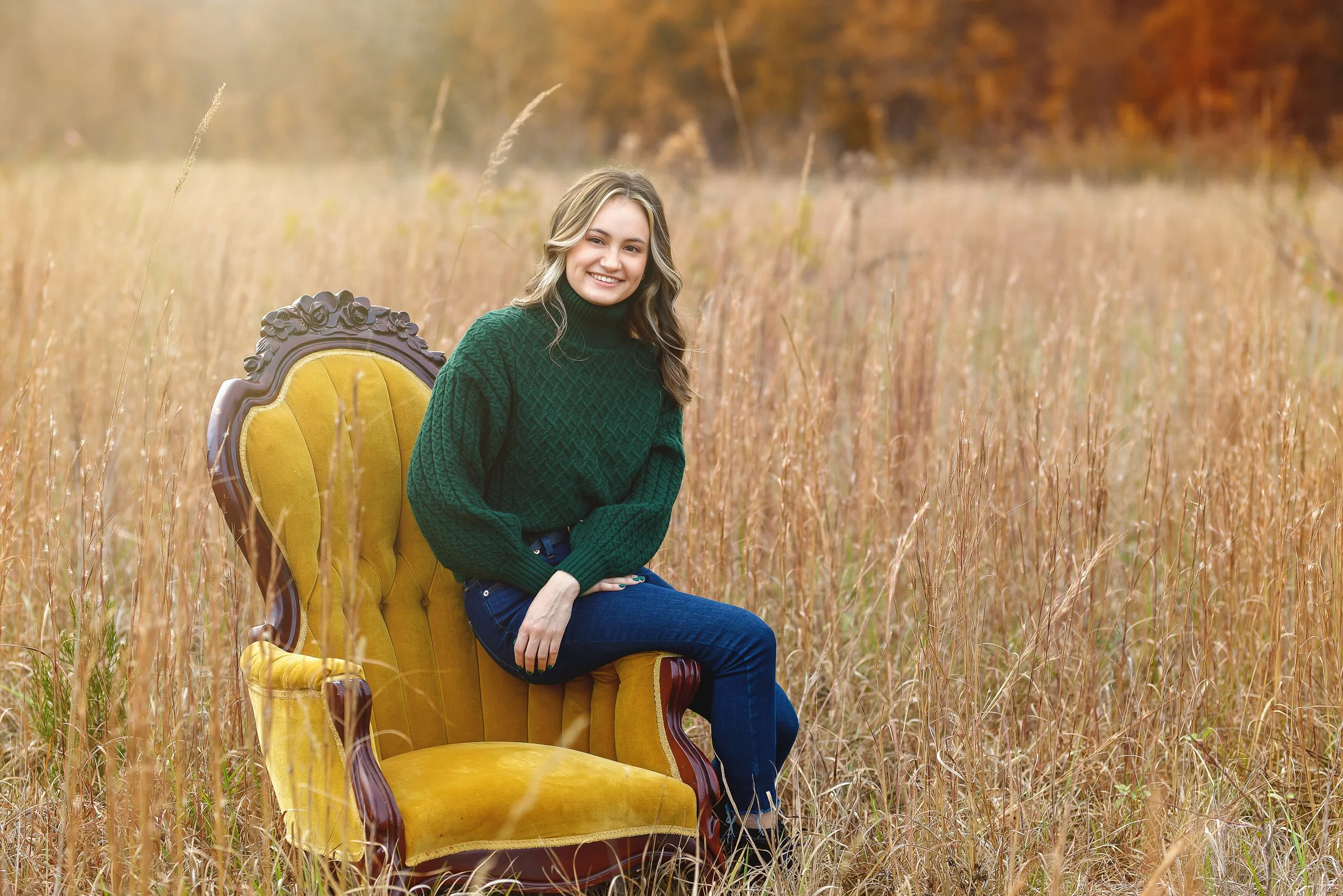 sunee-fall-senior-portrait-field-yellow-chair-02