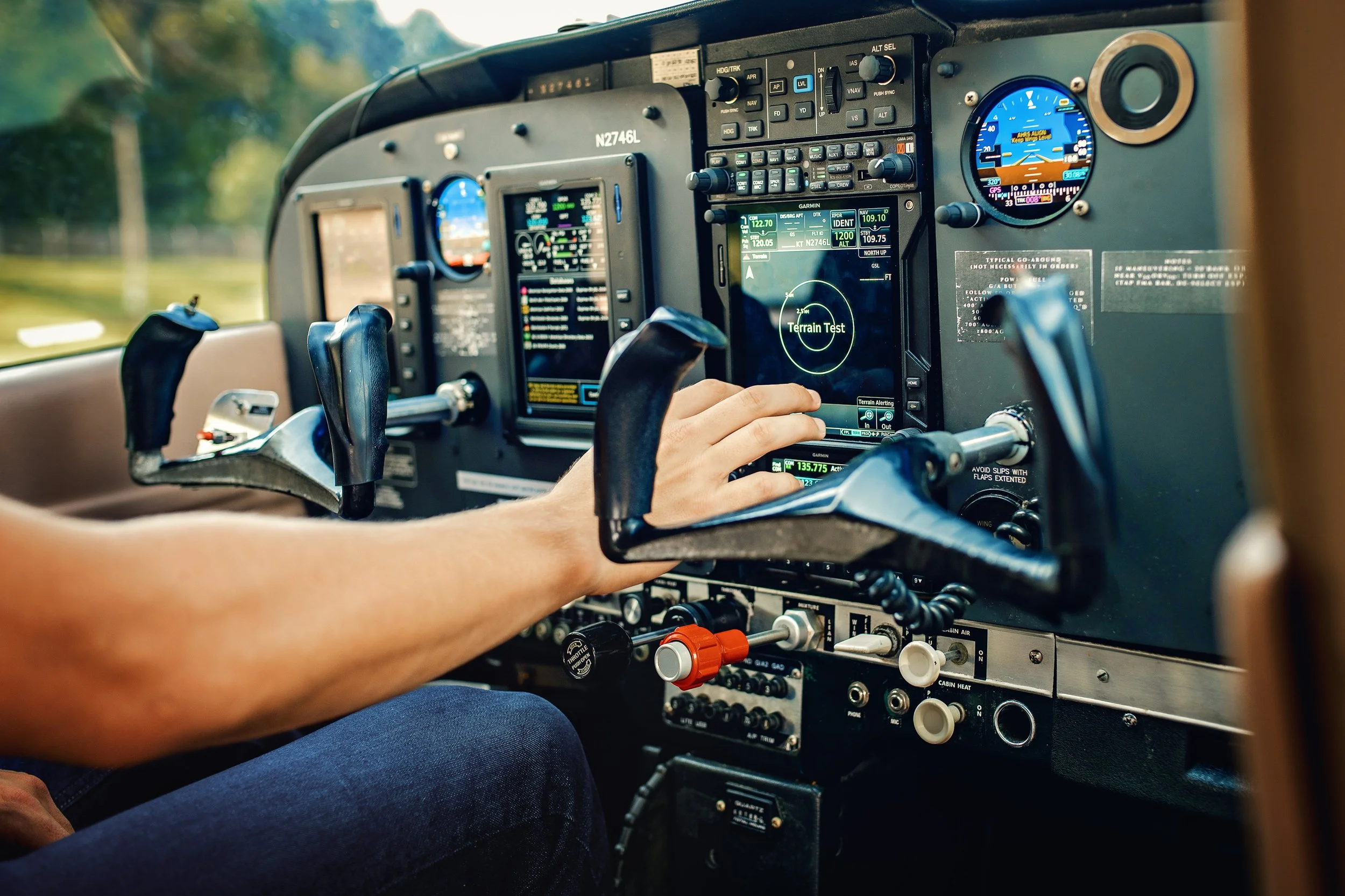 zach-pilot-senior-session-monroe-executive-airport-3.jpg