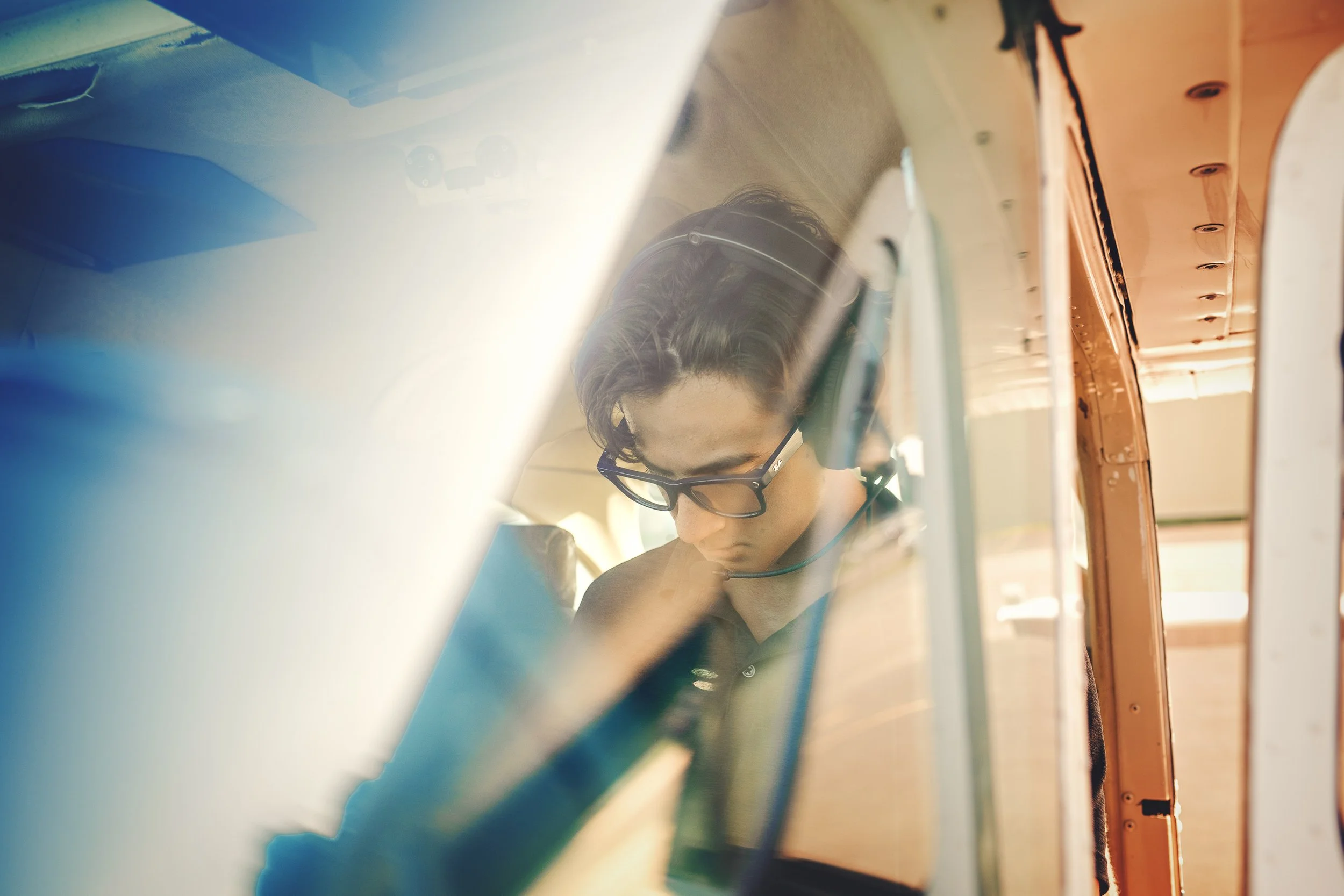 zach-pilot-senior-session-monroe-executive-airport-8.jpg