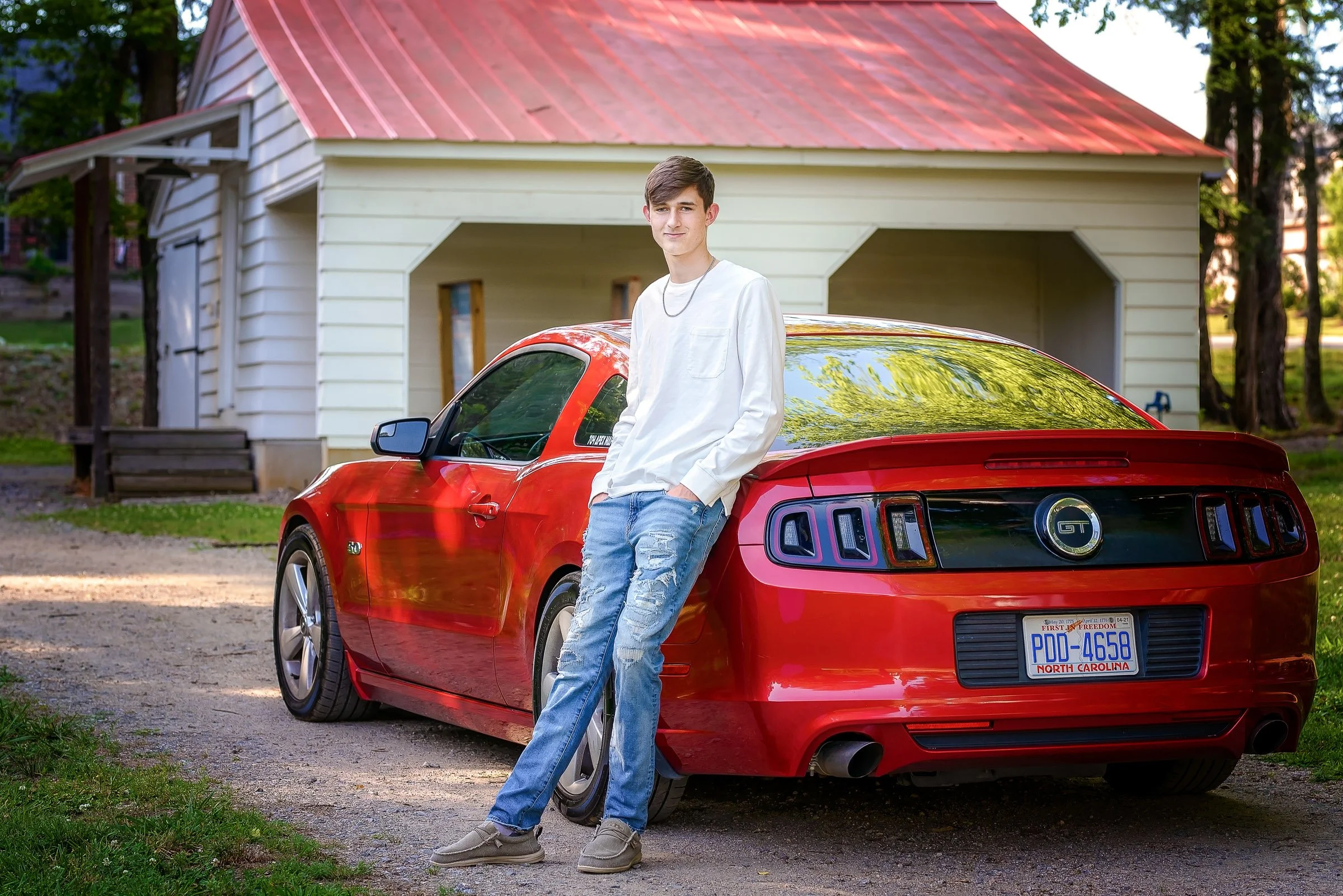 Well fitted casual outfit for senior photos in Charlotte NC - Staci Noel Photography