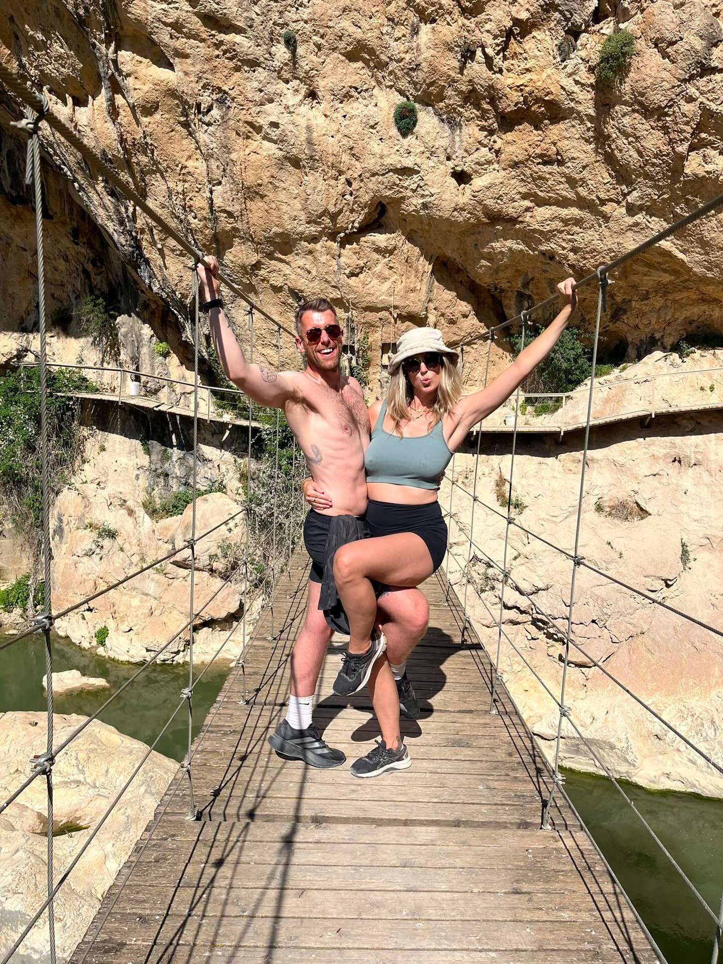 The most dreamy long weekend in Moclin for my COO&rsquo;s fabulous 40th. Days spent chilling on the terrace, book in hand and with 0 agenda. It was total heaven, such a treat and so needed.

Big love to @charlieroyce for organising and @richlparr for