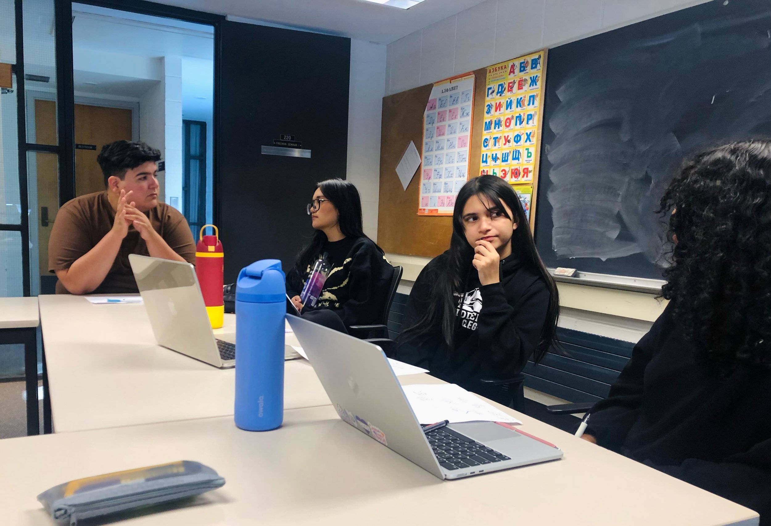 This week, we visited the team behind Middlebury College&rsquo;s D&iacute;a de los Muertos Celebration (DdmC). Led by Professor Olga Sanchez Salveit, this course teaches students how to organize large community events through hands-on experience and 