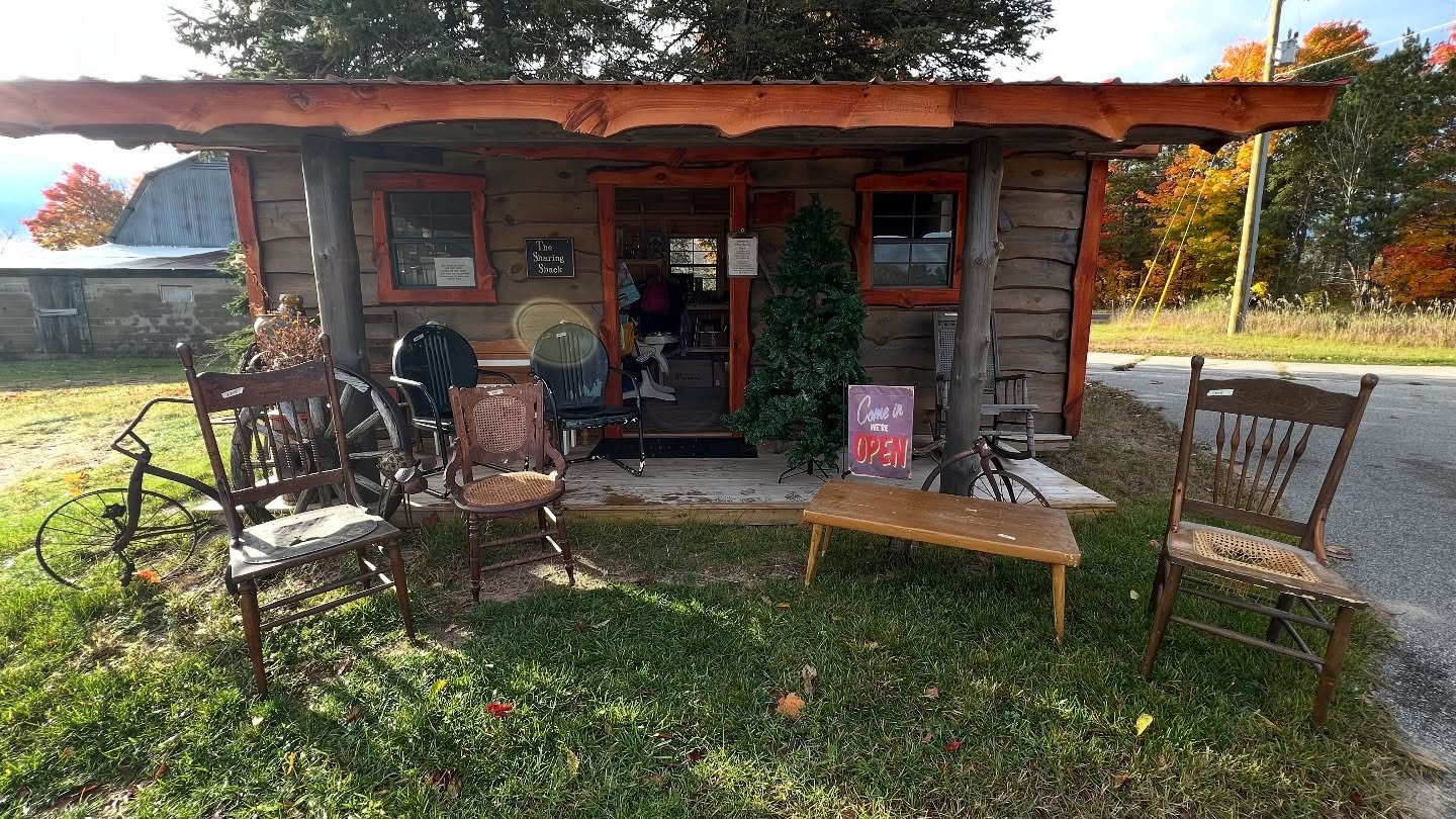 Good morning! 😃 Open today, Saturday, 10a - 4p. Have a great day!