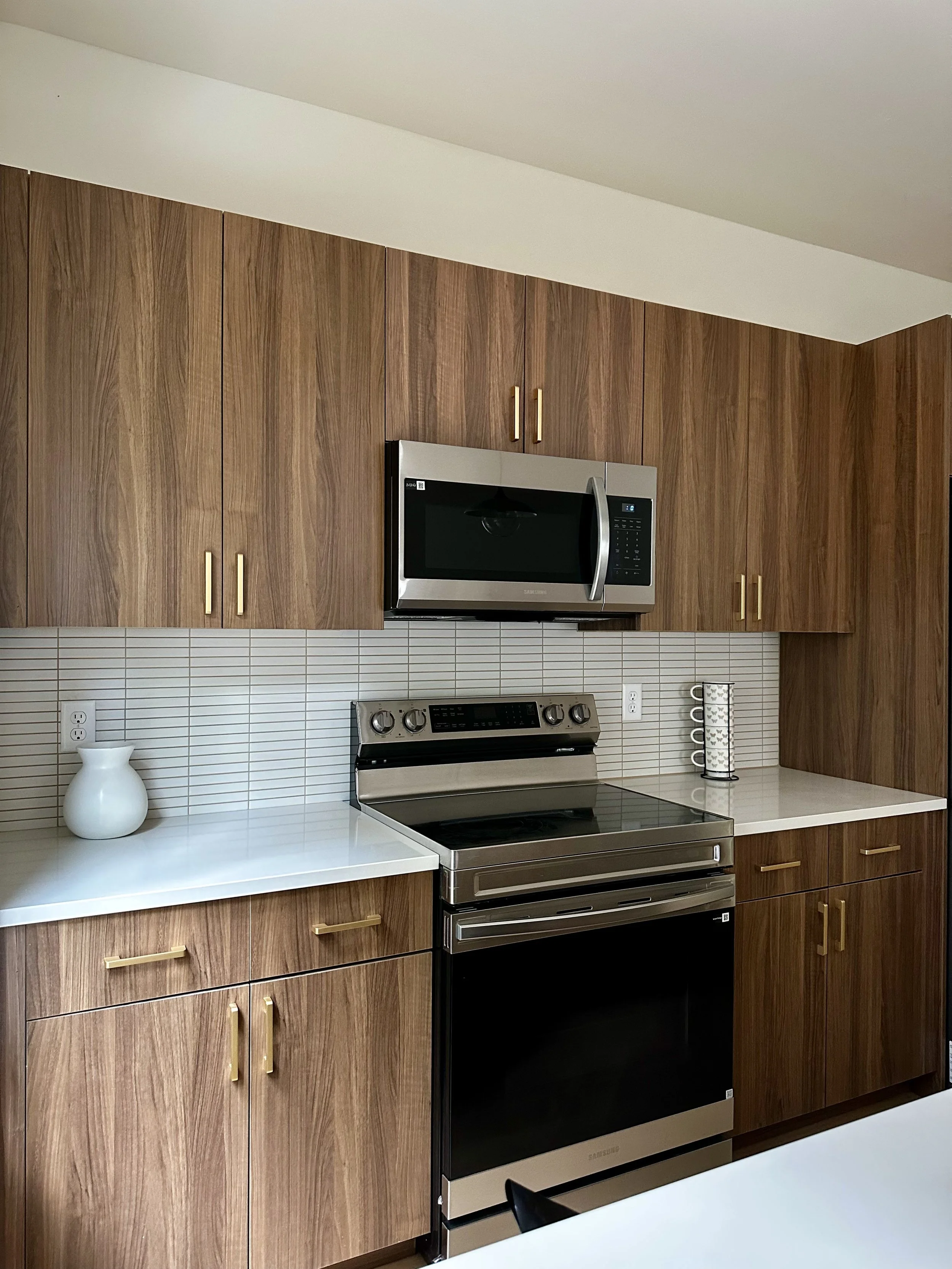 Spec build modern kitchen Roundhouse R+R Cincinnati