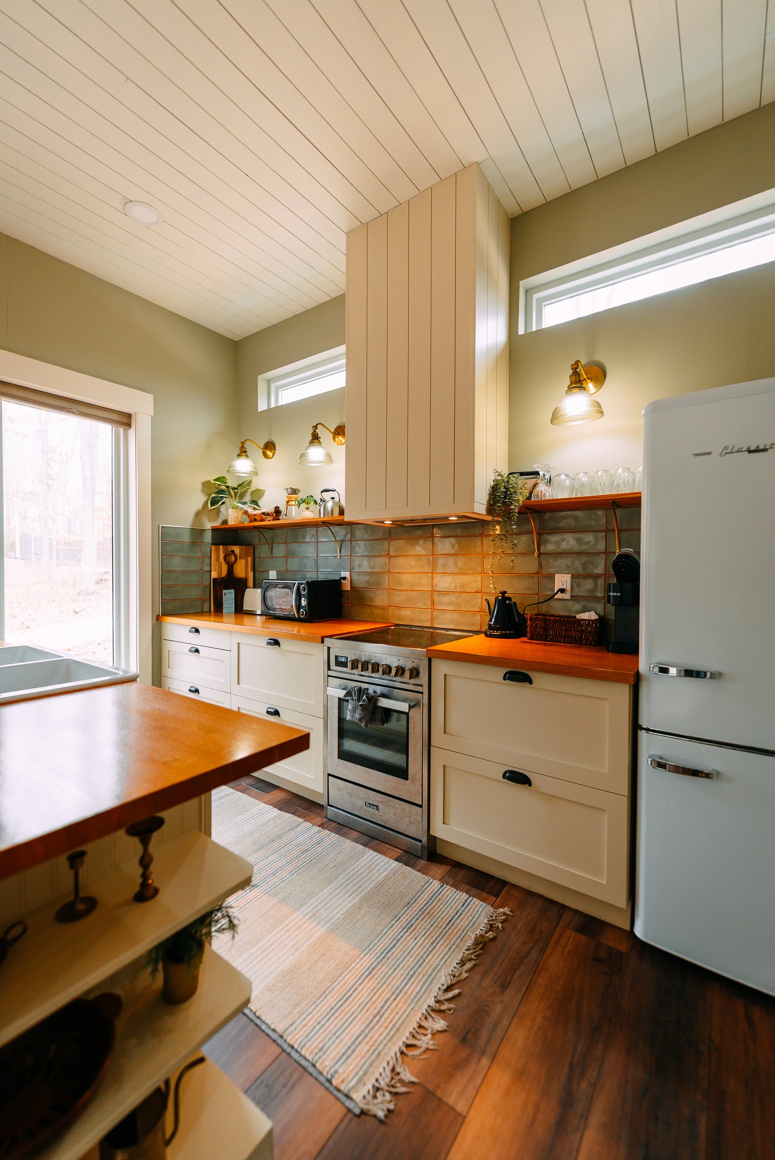 STR design cabin kitchen roundhouse real estate and renovations cincinnati hocking hills