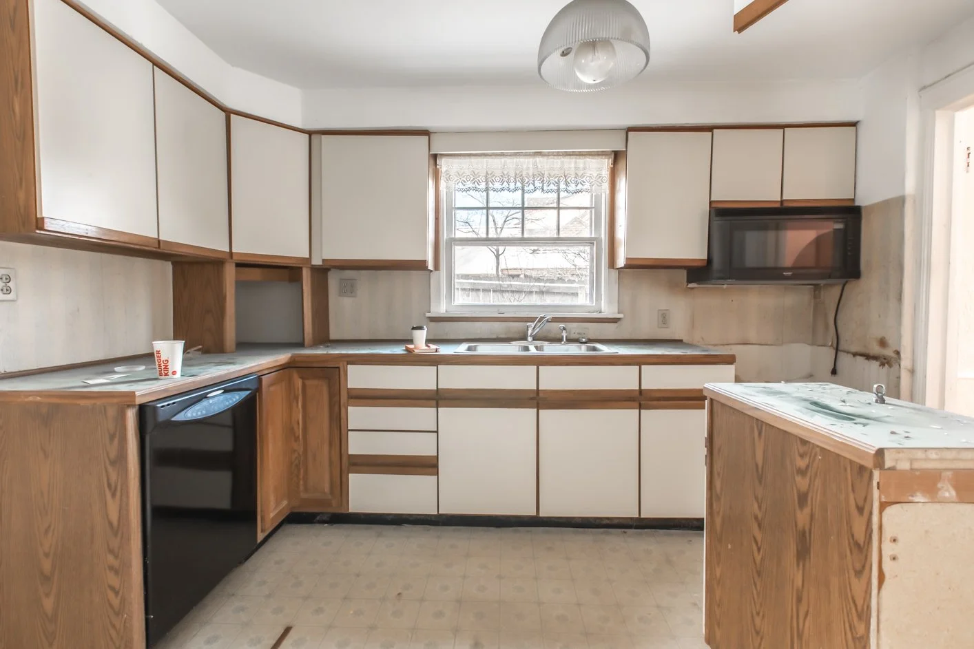 6712 Linden BEFORE-13 (1).jpg