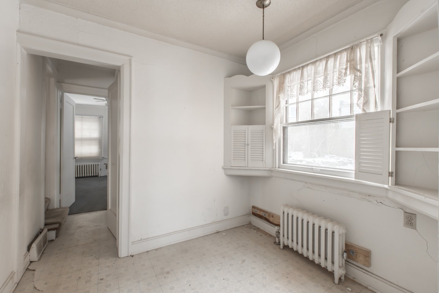 6712 Linden BEFORE-14 (1).jpg