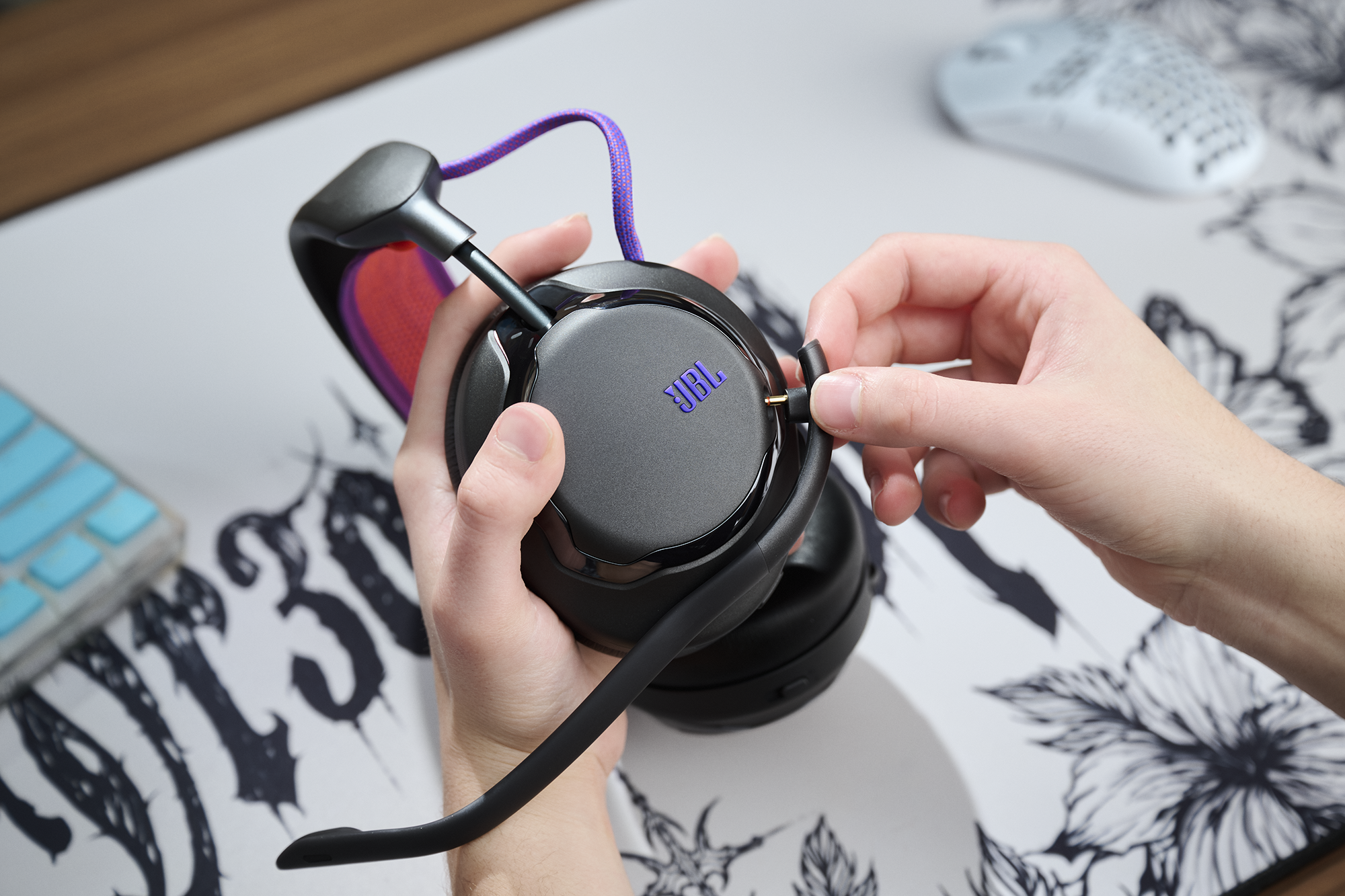 JBL_Quantum_Clix_0607.webp
