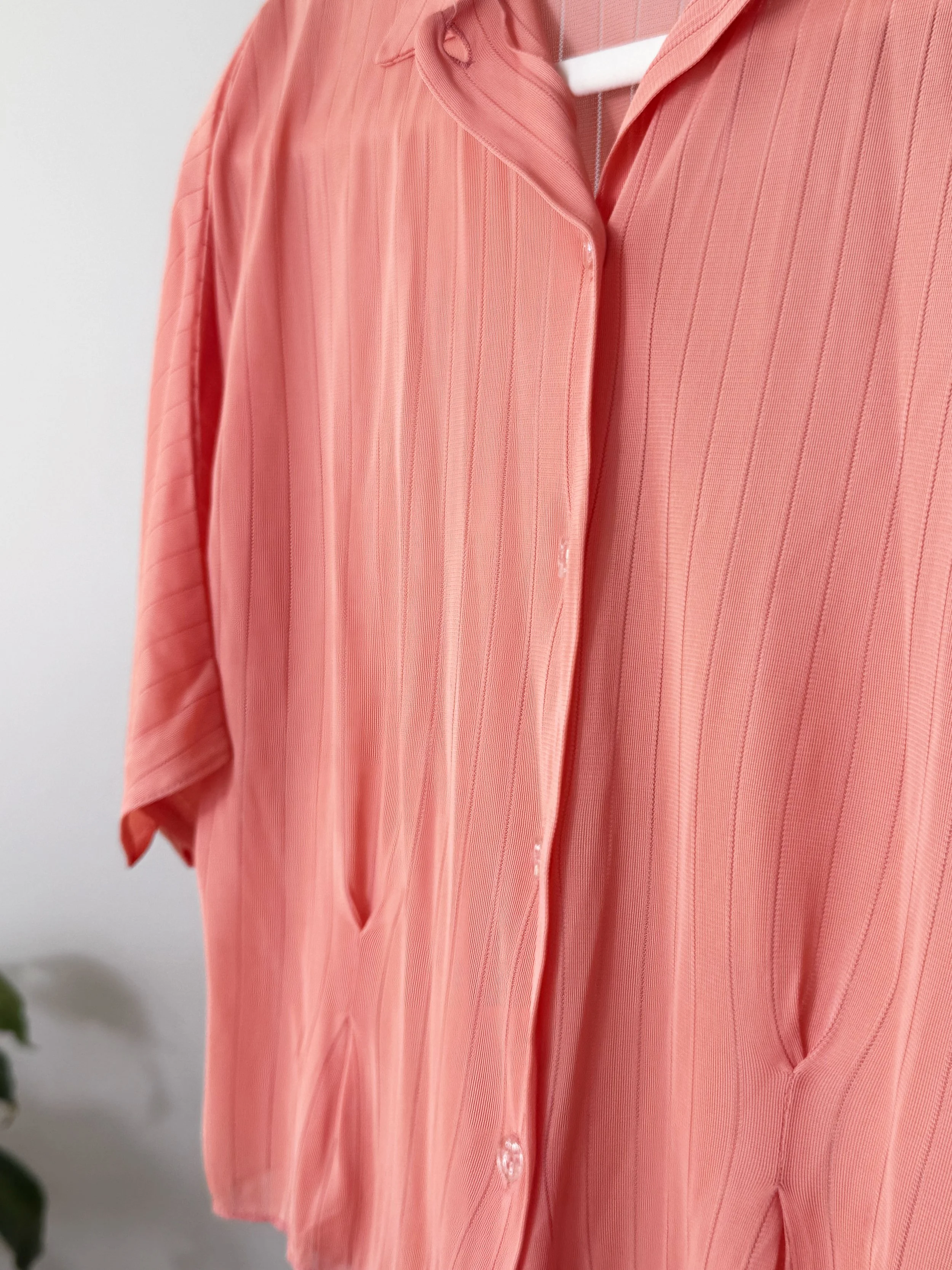 1940s peach blouse detail.jpg
