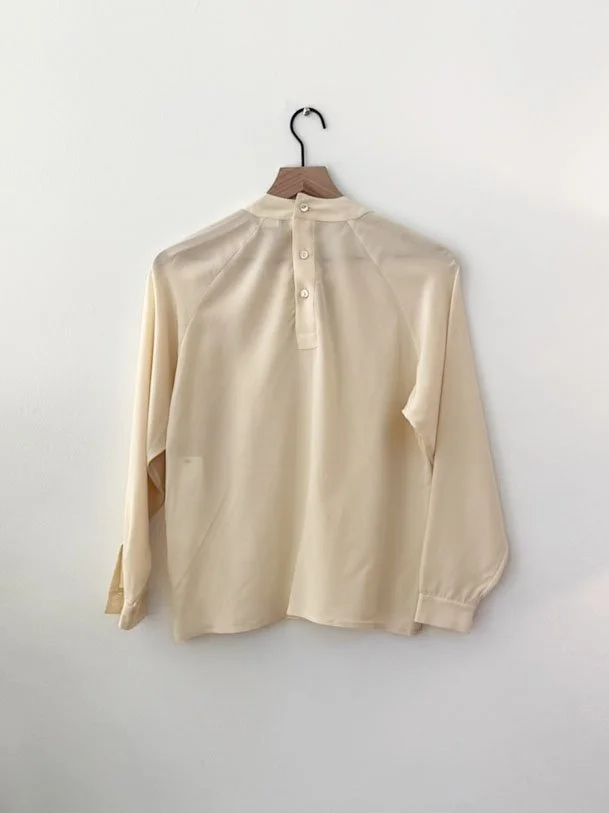 Chloe blouse back.jpg