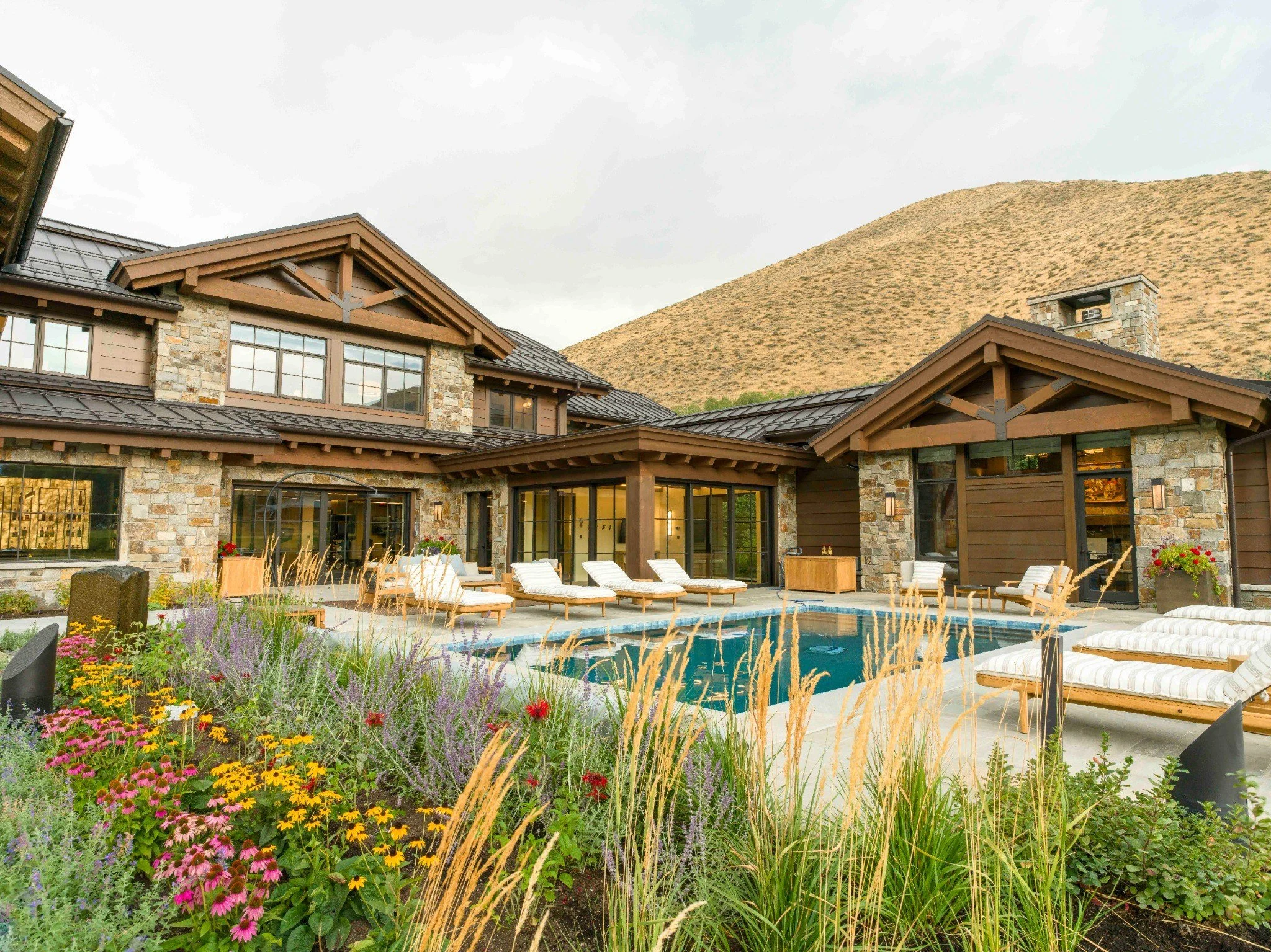 POOL2IMG1_web.jpg
