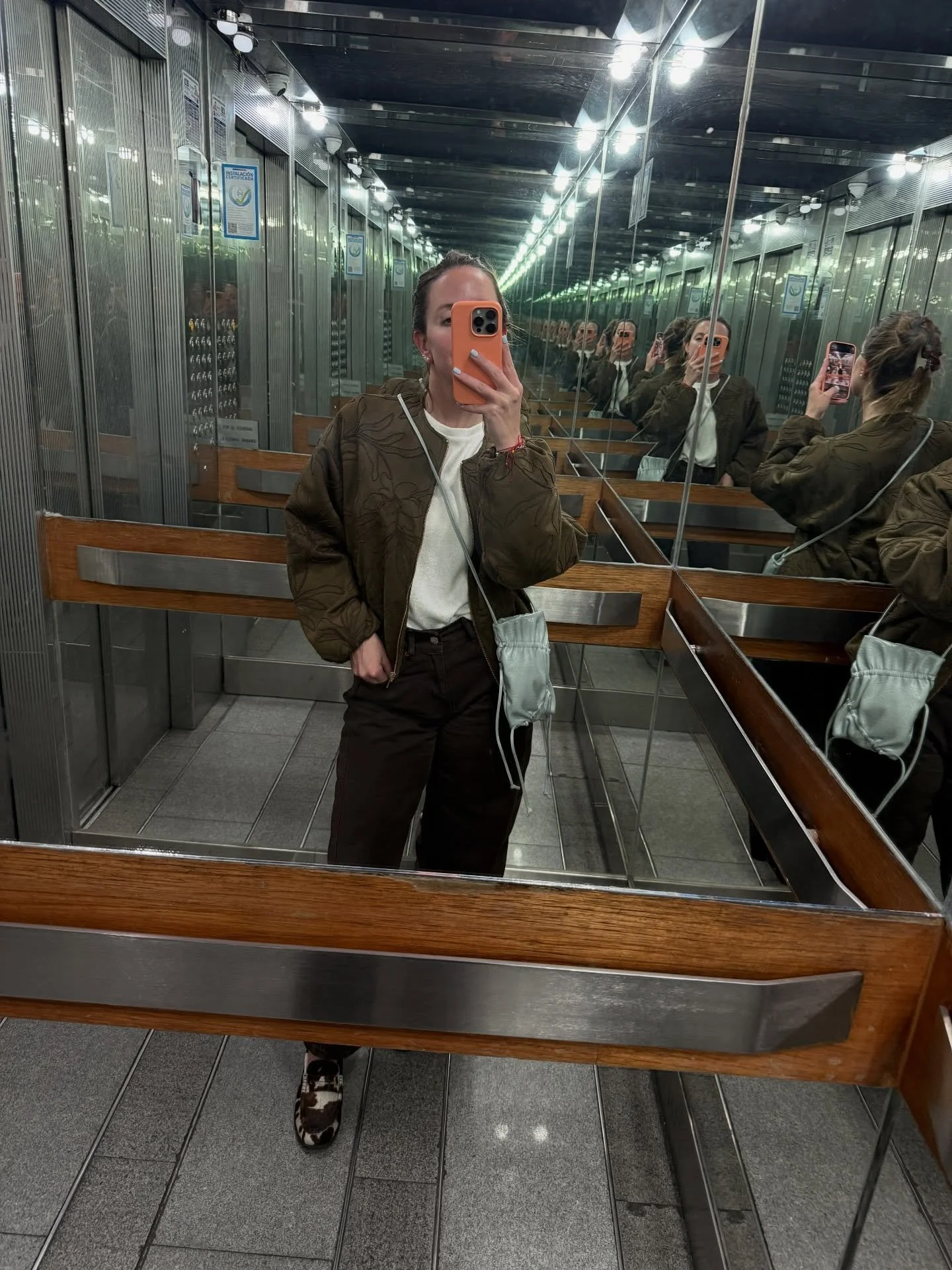 un mes en chile - marzo/abril 👷🏼&zwj;♀️

porque aparte de mi vida de yoga, tengo una vida de arquitecta donde me apasiona cada proyecto y cada feria en la que trabajo. esta vez me alej&eacute; de ig y dedique toda mi atenci&oacute;n y energ&iacute;