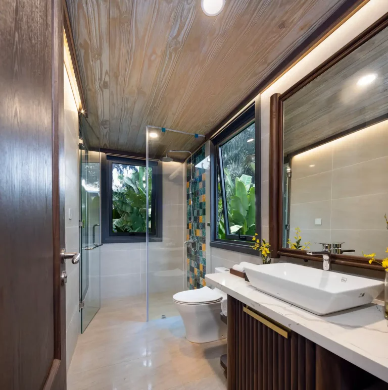 KVilla Master Bathroom.jpg