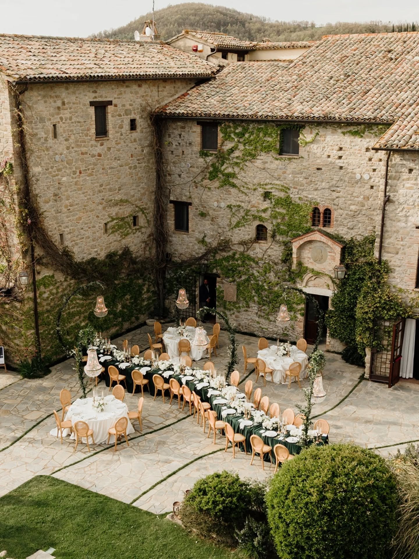 ITALY || WEDDING DAY 

Chris and Robyn, April 2026 

All the way from Edmonton to Assisi, they gathered their favourite people in one of the most beautiful places in the world to celebrate.

It was one of those weddings where everything just flowed n