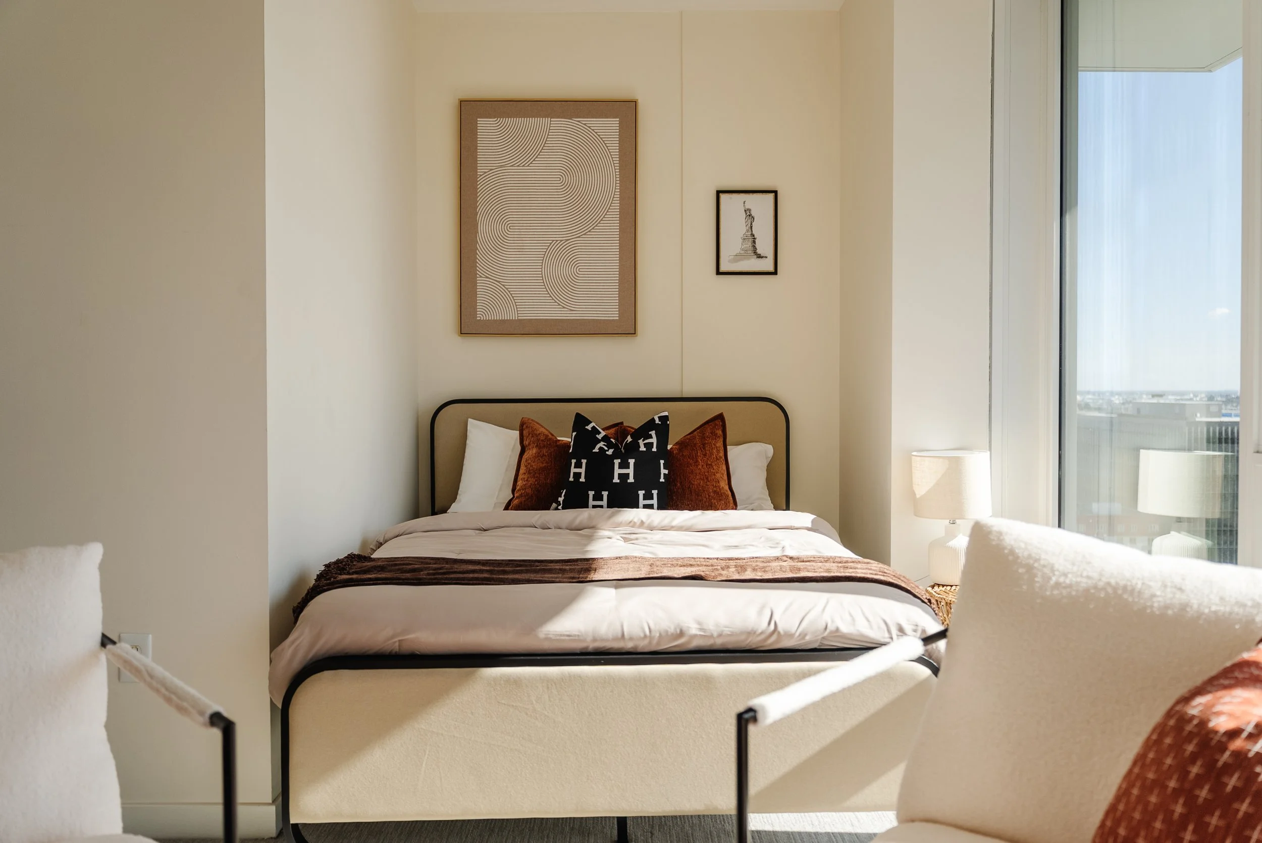 1050 S Grand 1901-47.jpg