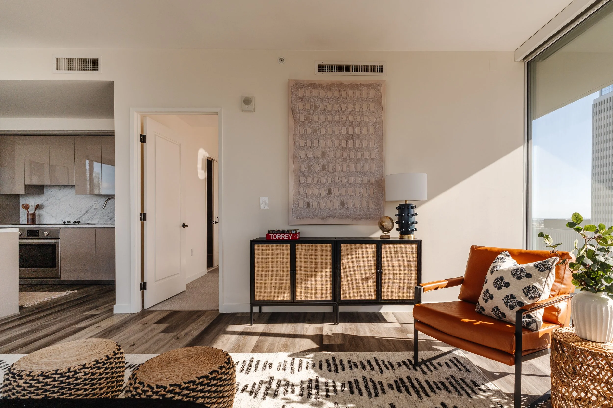 1050 S Grand 1901-31.jpg