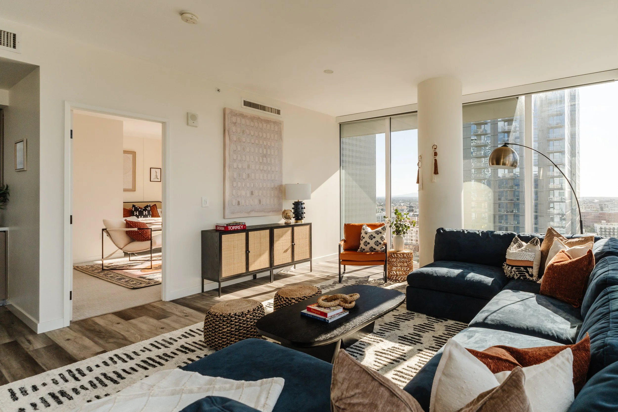 1050 S Grand 1901-25.jpg