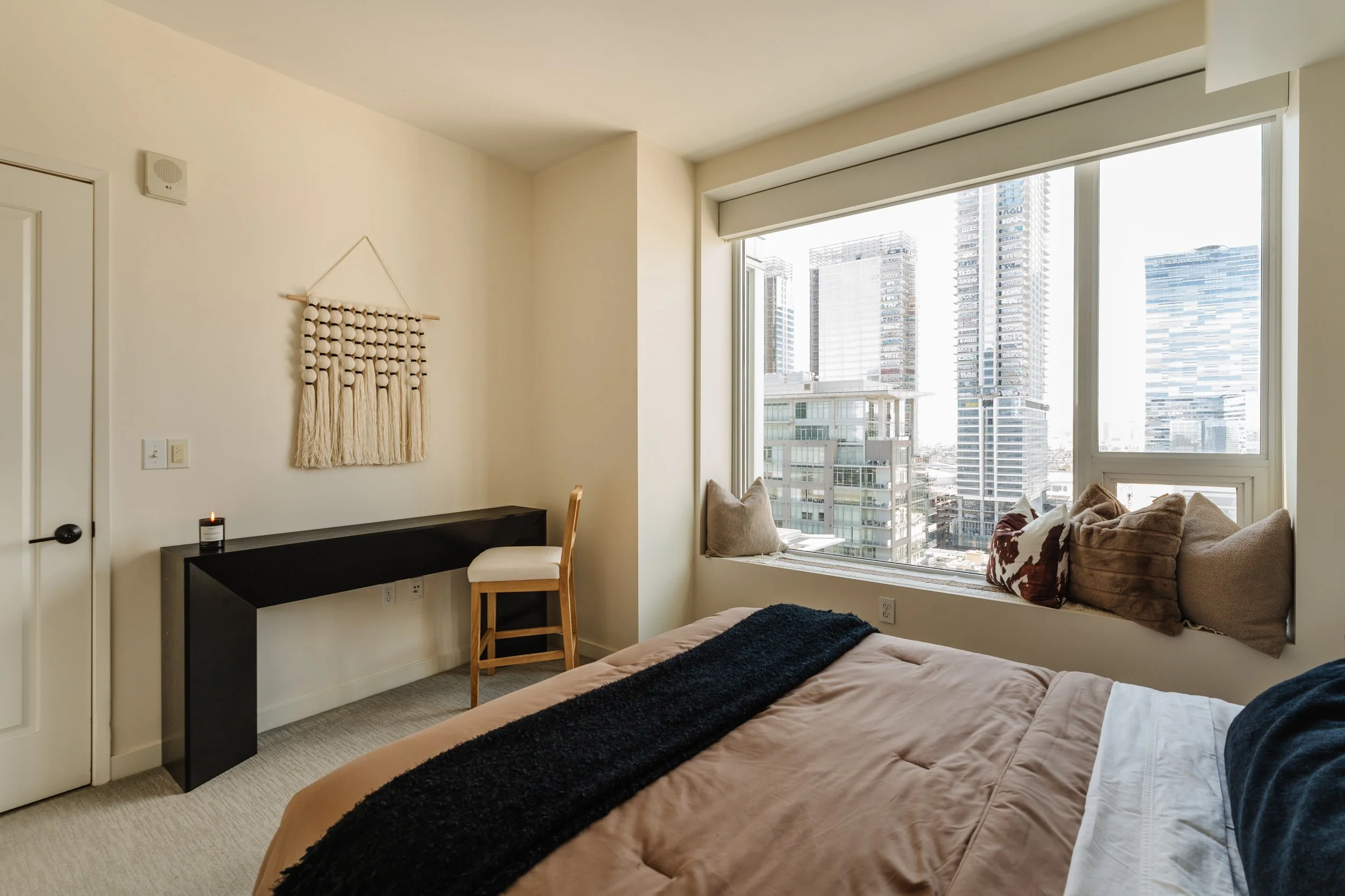 1050 S Grand 1901-15.jpg