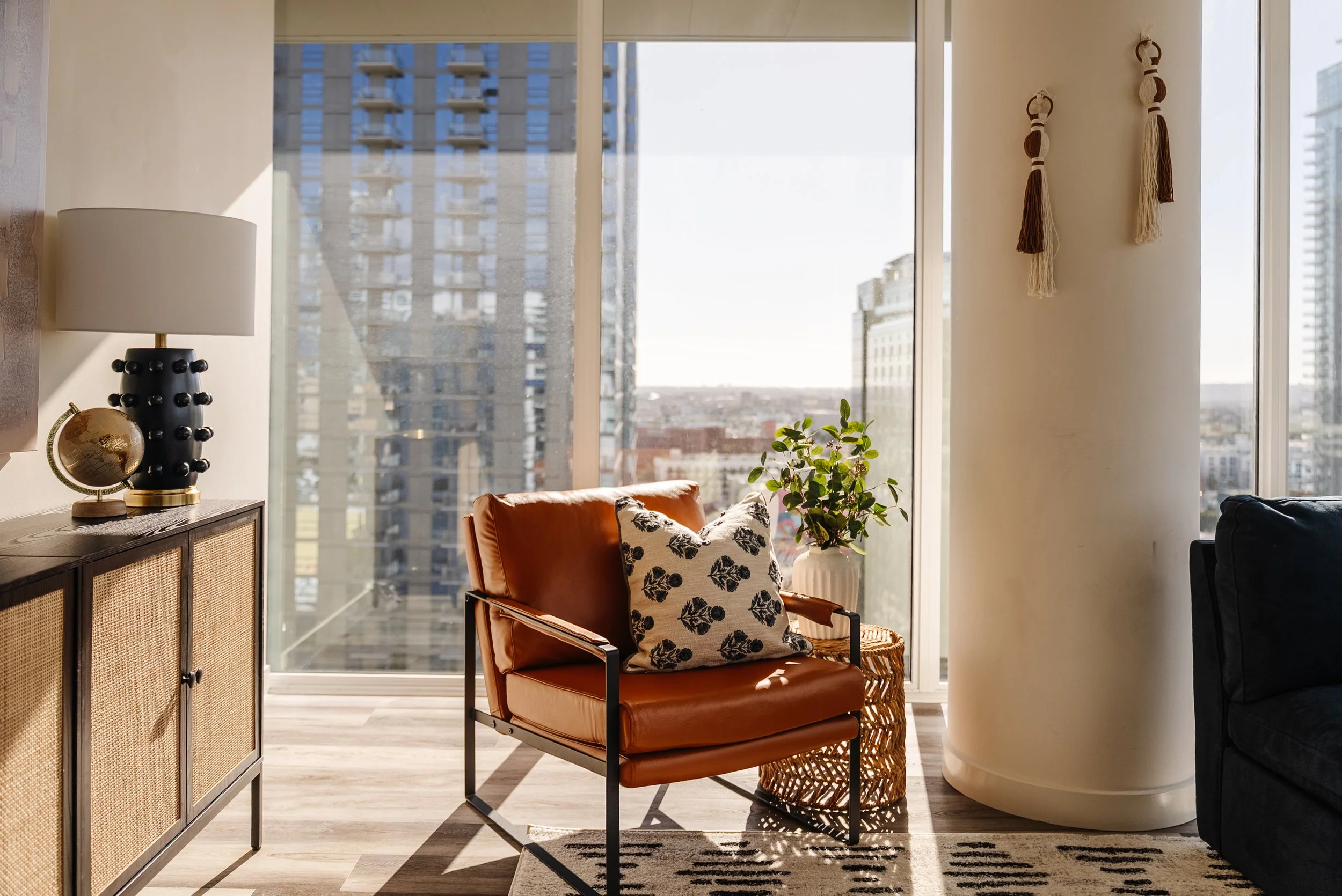 1050 S Grand 1901-82.jpg