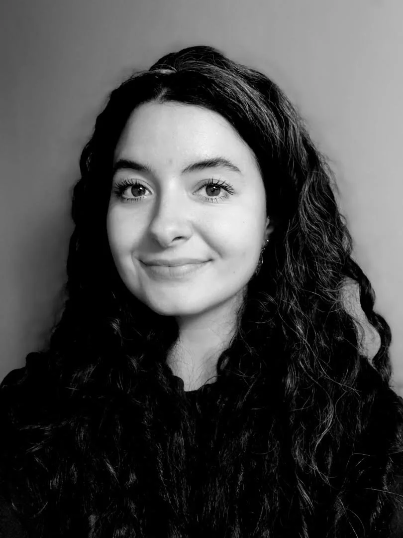 Founder of Tandem Tutoring, Natasha Kazis, professional specializing in life skills and tutoring in Canada to neurodivergent youth.