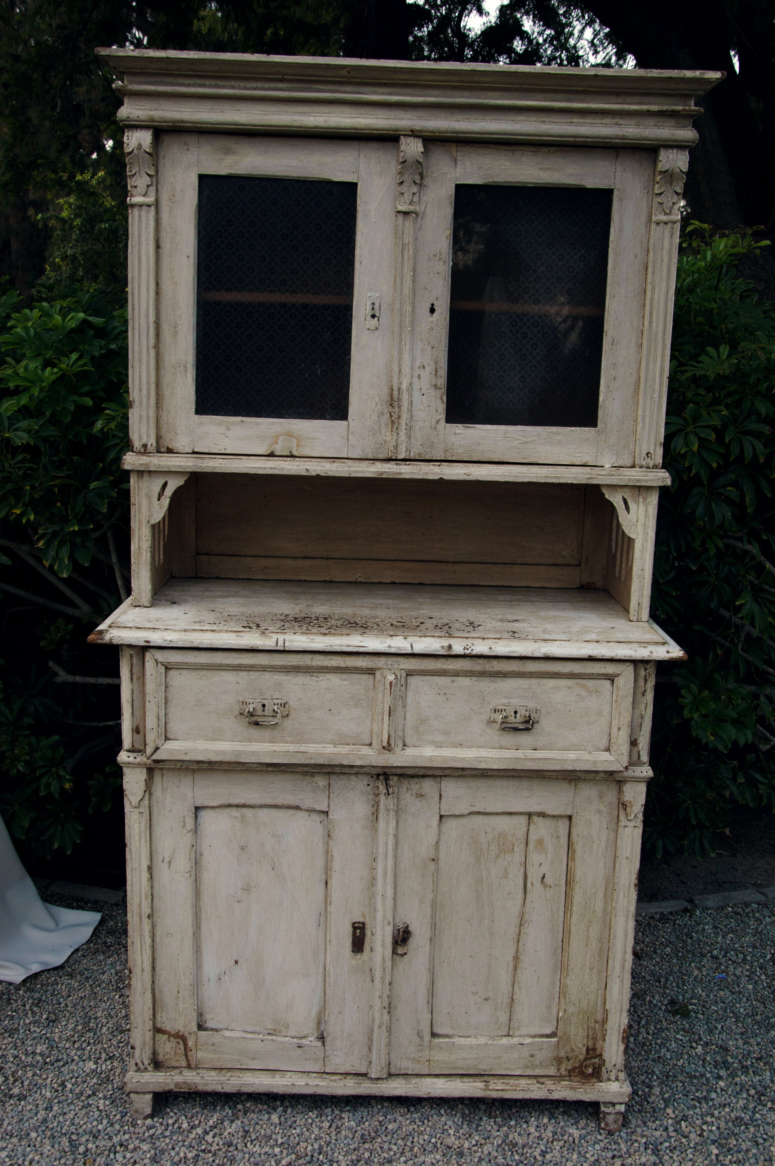 Ivory Hutch B.jpg