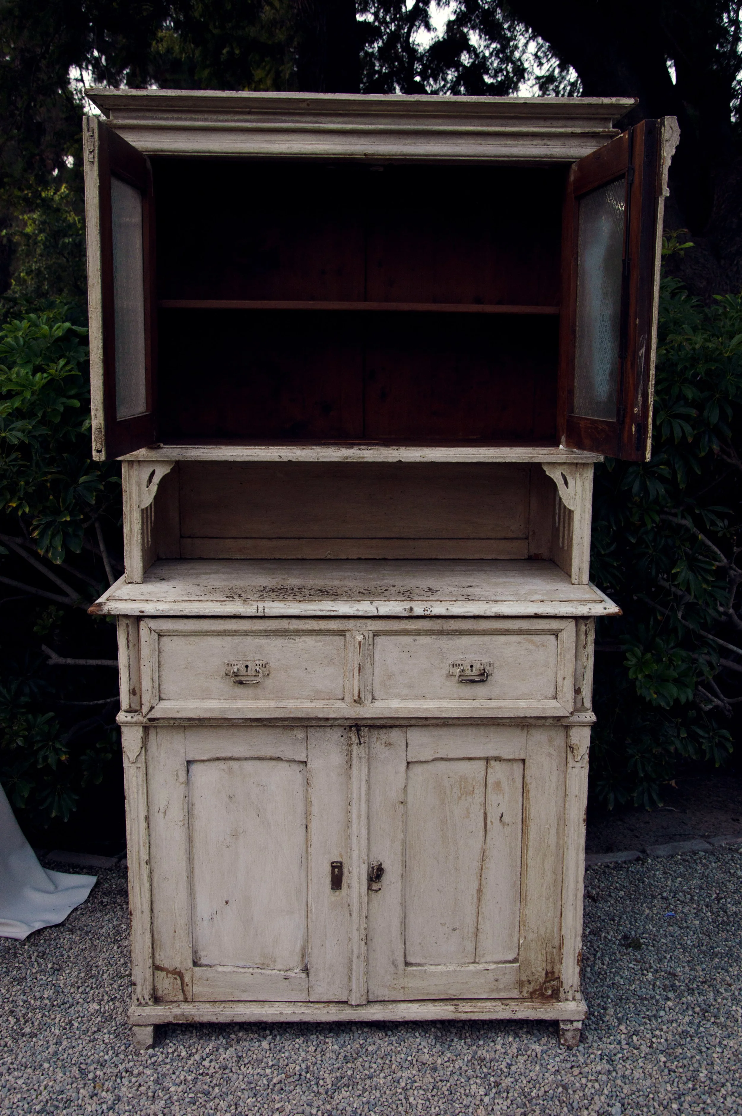 Ivory Hutch A.jpg