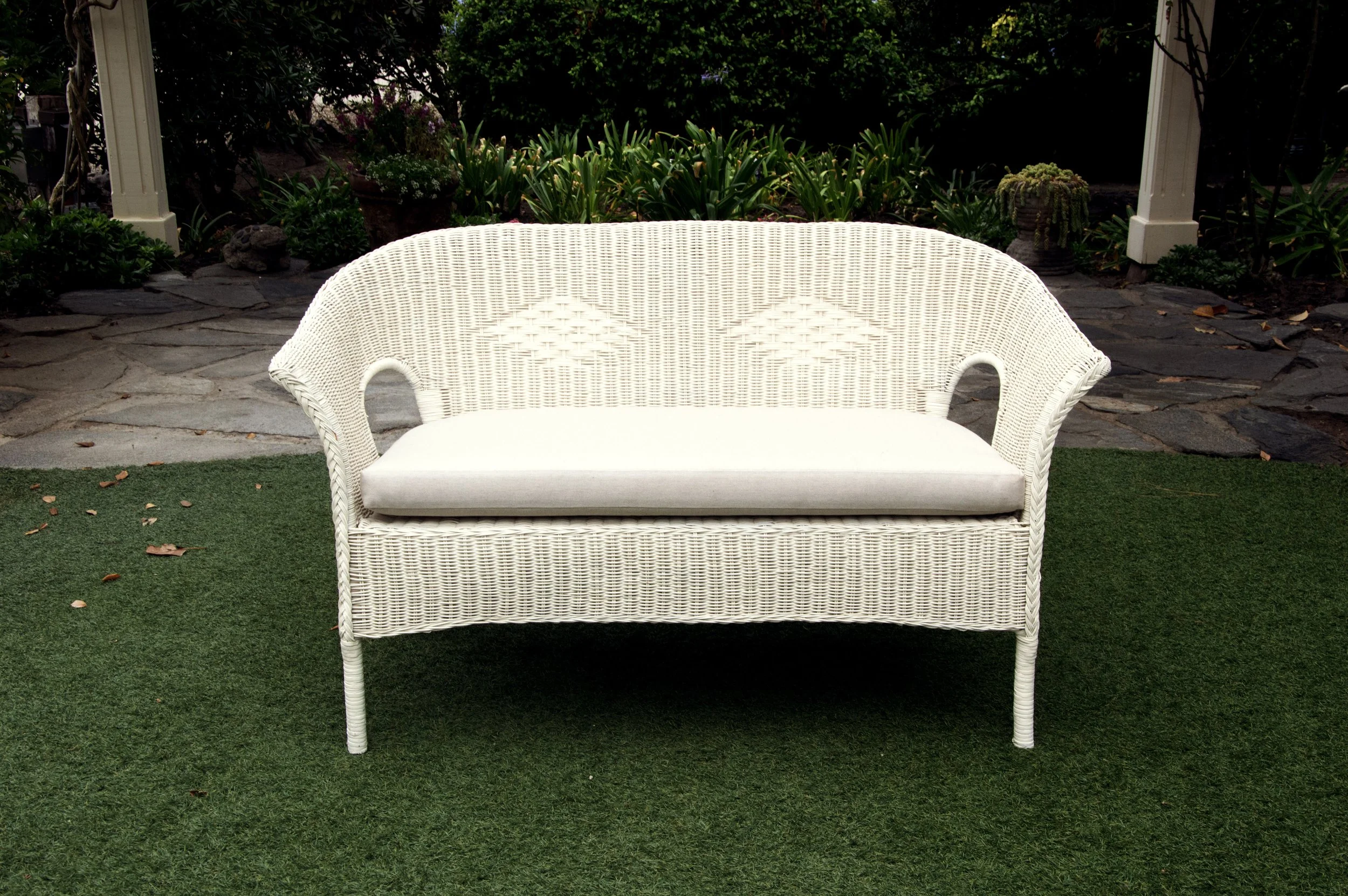 Wicker Settee 2.jpg