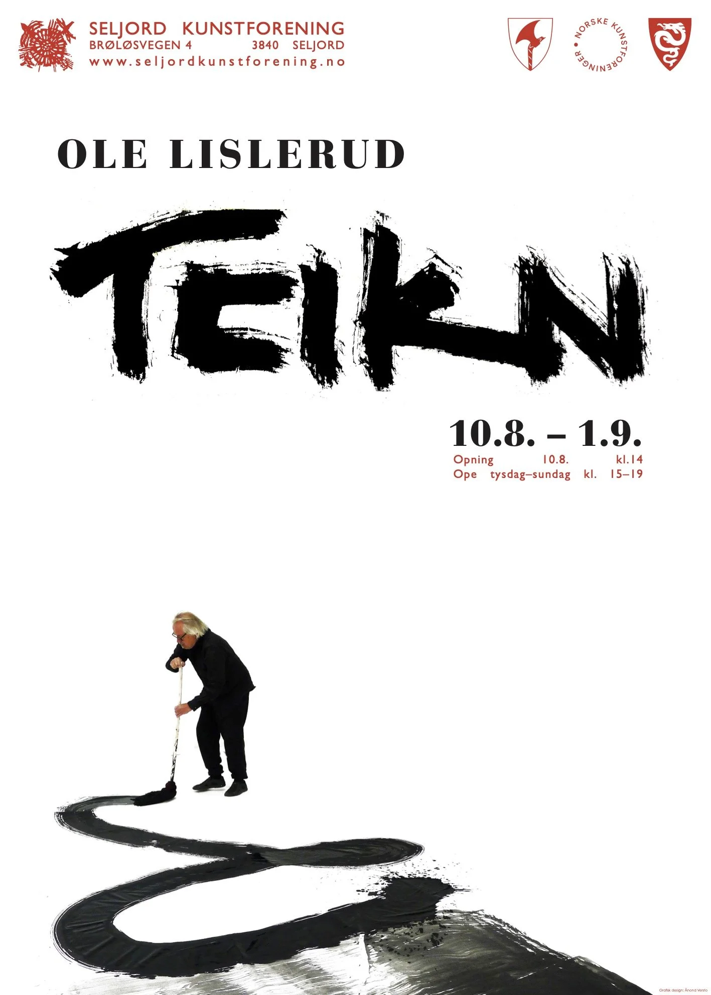 Ole Lislerud – Teikn, 2019
Utstillinga «Teikn» med Ole Lislerud var open 10. august–1. september 2019. Plakaten opplyser om opning 10. august kl. 14 og opningstider tysdag–sundag kl. 15–19. Det vart ikkje arrangert sommarutstilling dette året. 