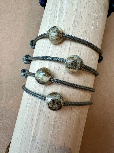sand dots on charcoal paracord