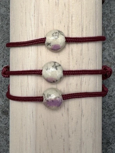 lavender dots on maroon paracord