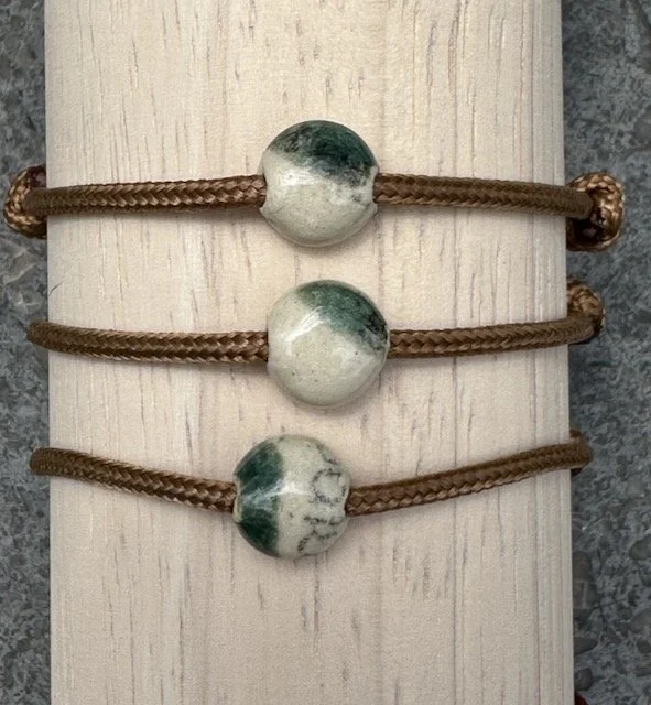 forest green dots on copper paracord