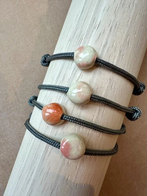 pink dots on charcoal paracord 