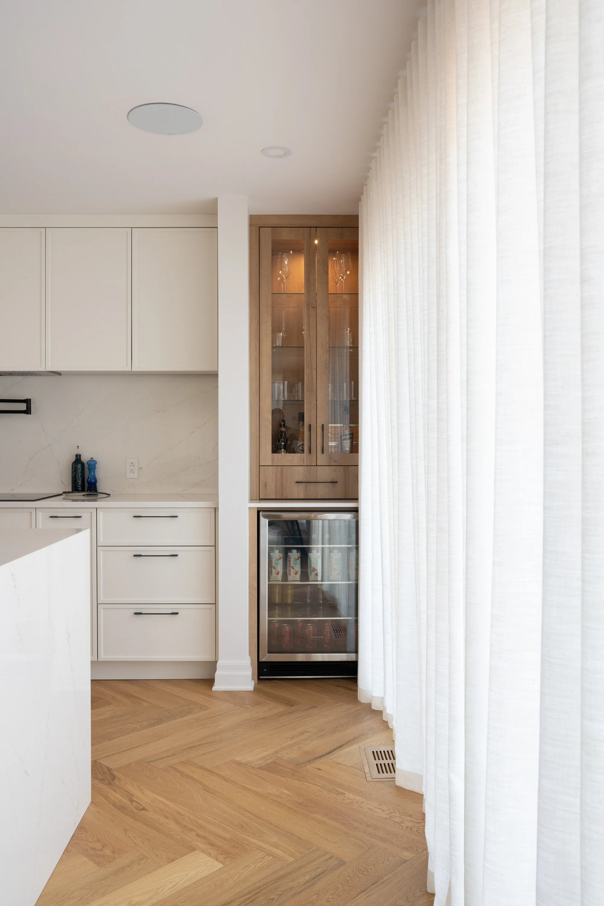 Residence-41e_WEB-3000x2000_Cuisines-Rosemère-10.jpeg