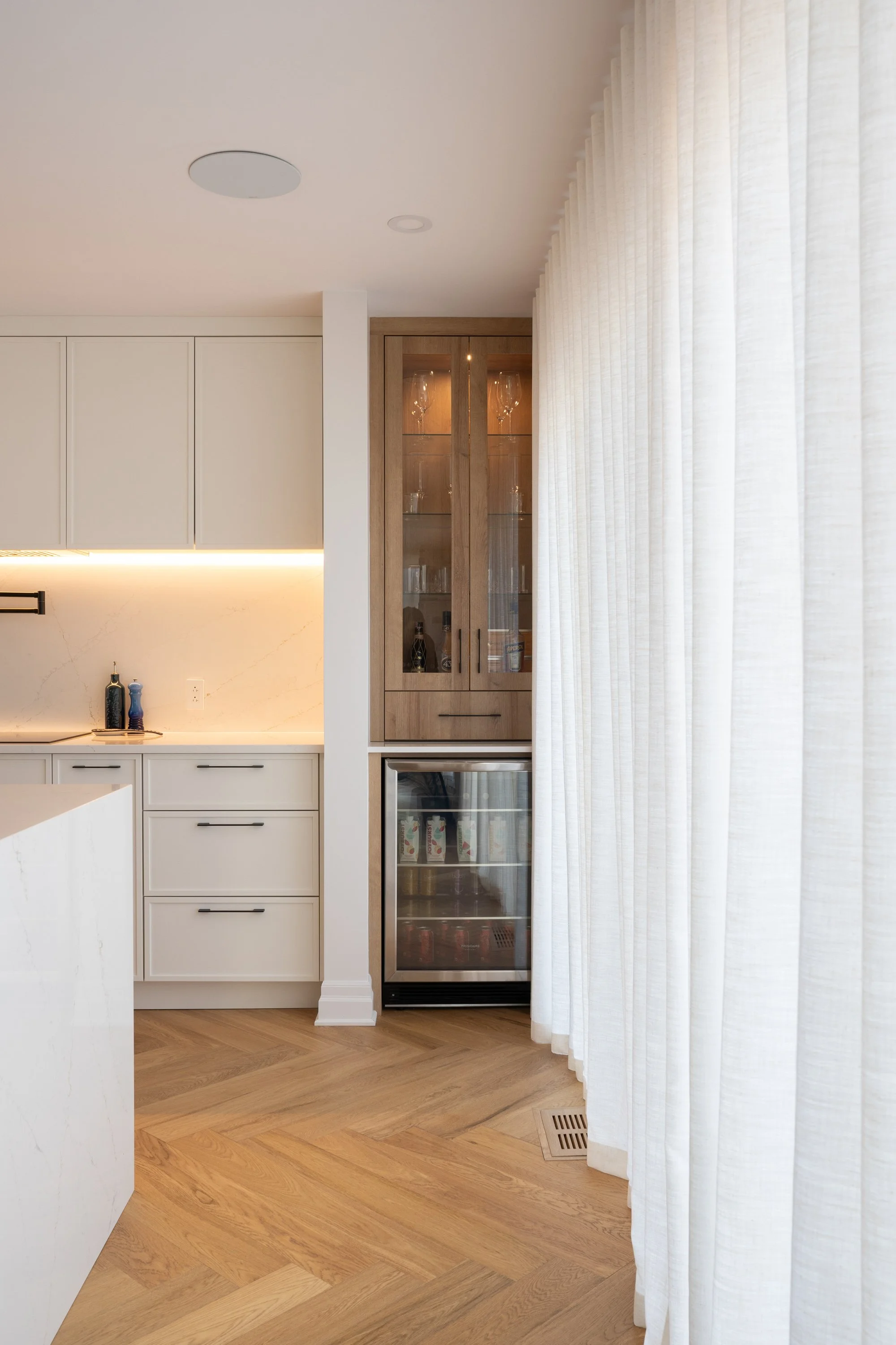 Residence-41e_WEB-3000x2000_Cuisines-Rosemère-11.jpeg