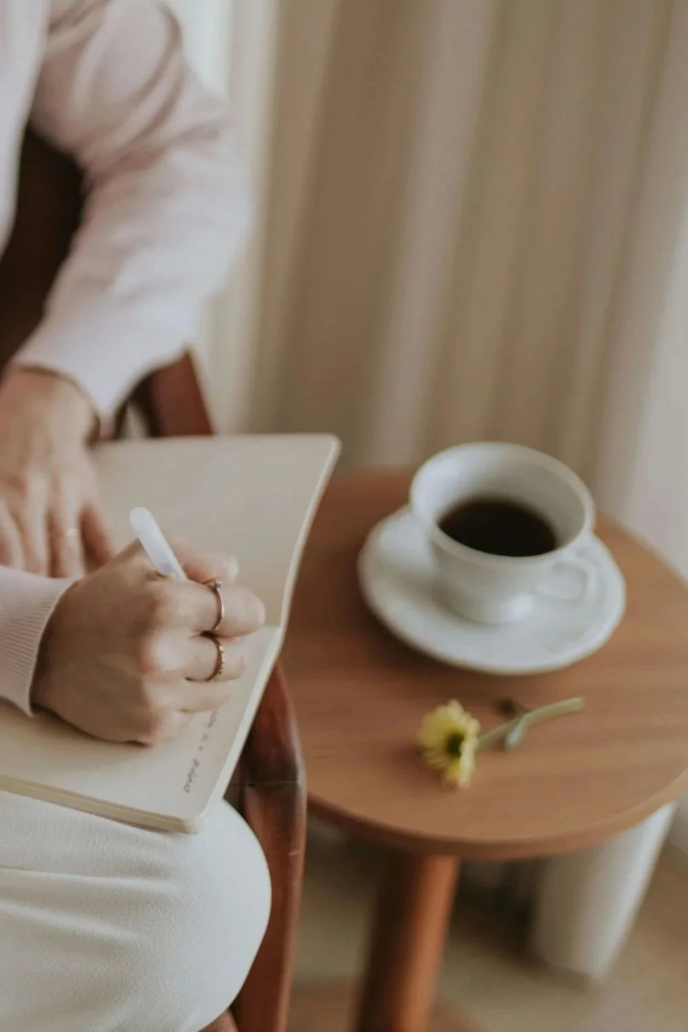 anxiety-therapist-writing-in-journal