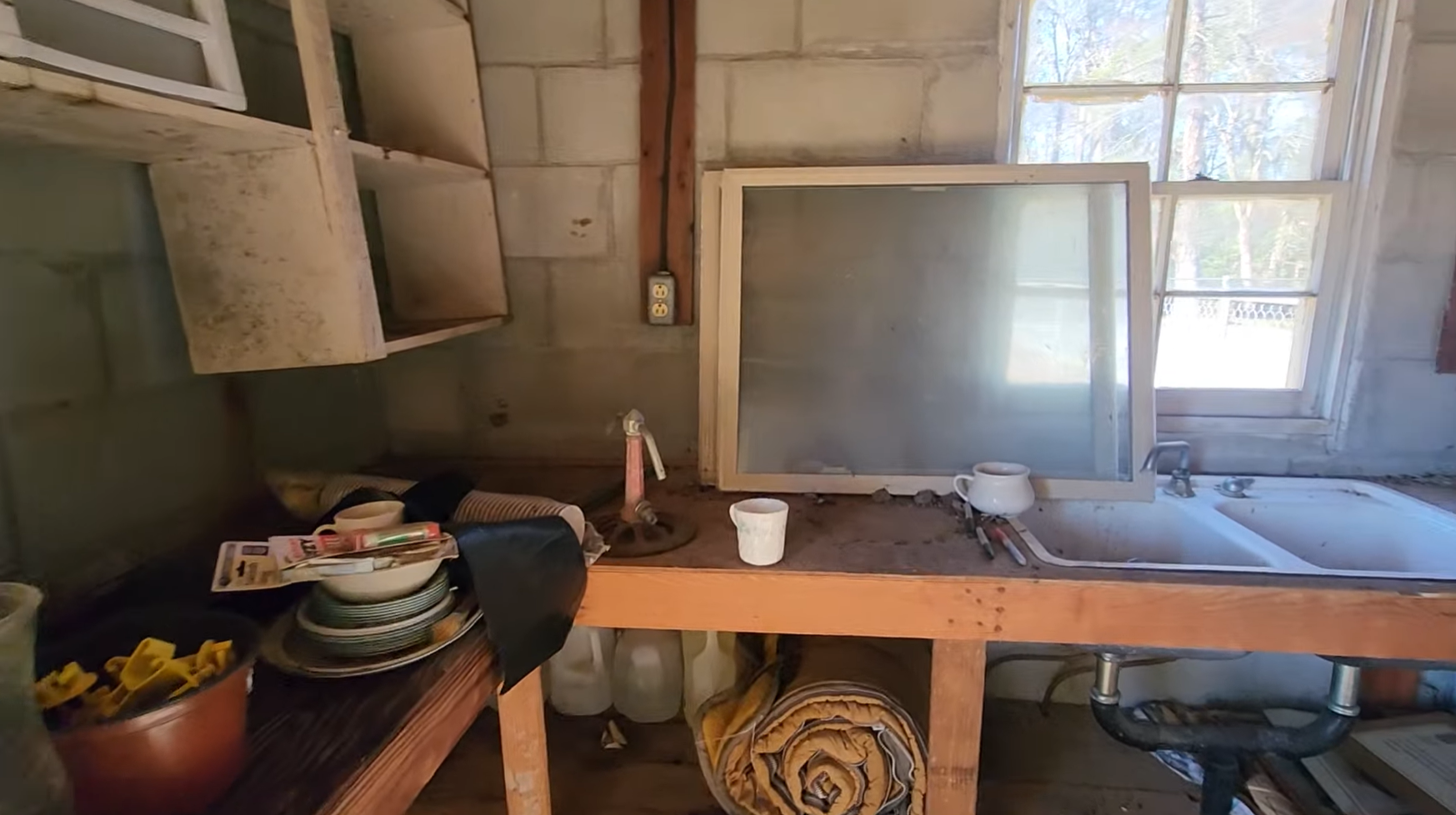 Potting shed - before