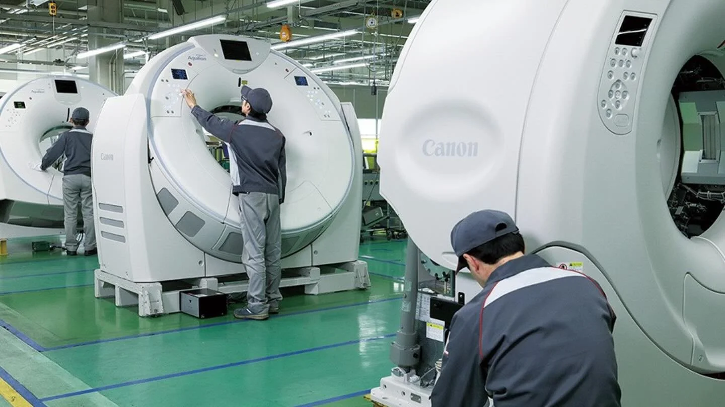 Say hello to Ronda, RadVet's newest imaging rockstar! With speed and detail on her side, she's going to revolutionize veterinary imaging in Tucson. The manufacturer sent us a sneak peek of her build - can't wait to welcome her home! #vetmed #tucsonve