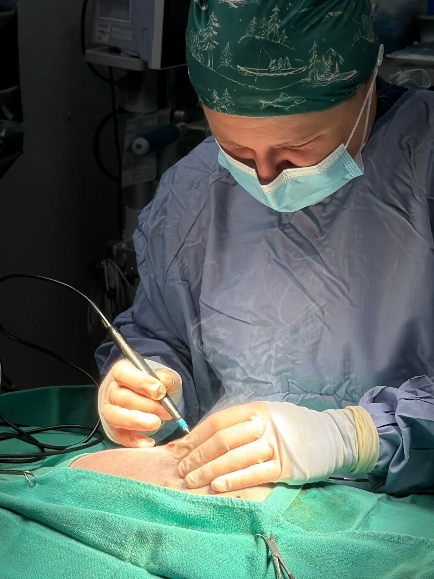 🐾 Your Pet Needs Surgery&hellip; Now What?

Hearing that your pet needs surgery can feel overwhelming. It&rsquo;s completely normal to have questions about anesthesia, preparation, recovery, and what to expect.

That&rsquo;s where we come in. ❤️

At