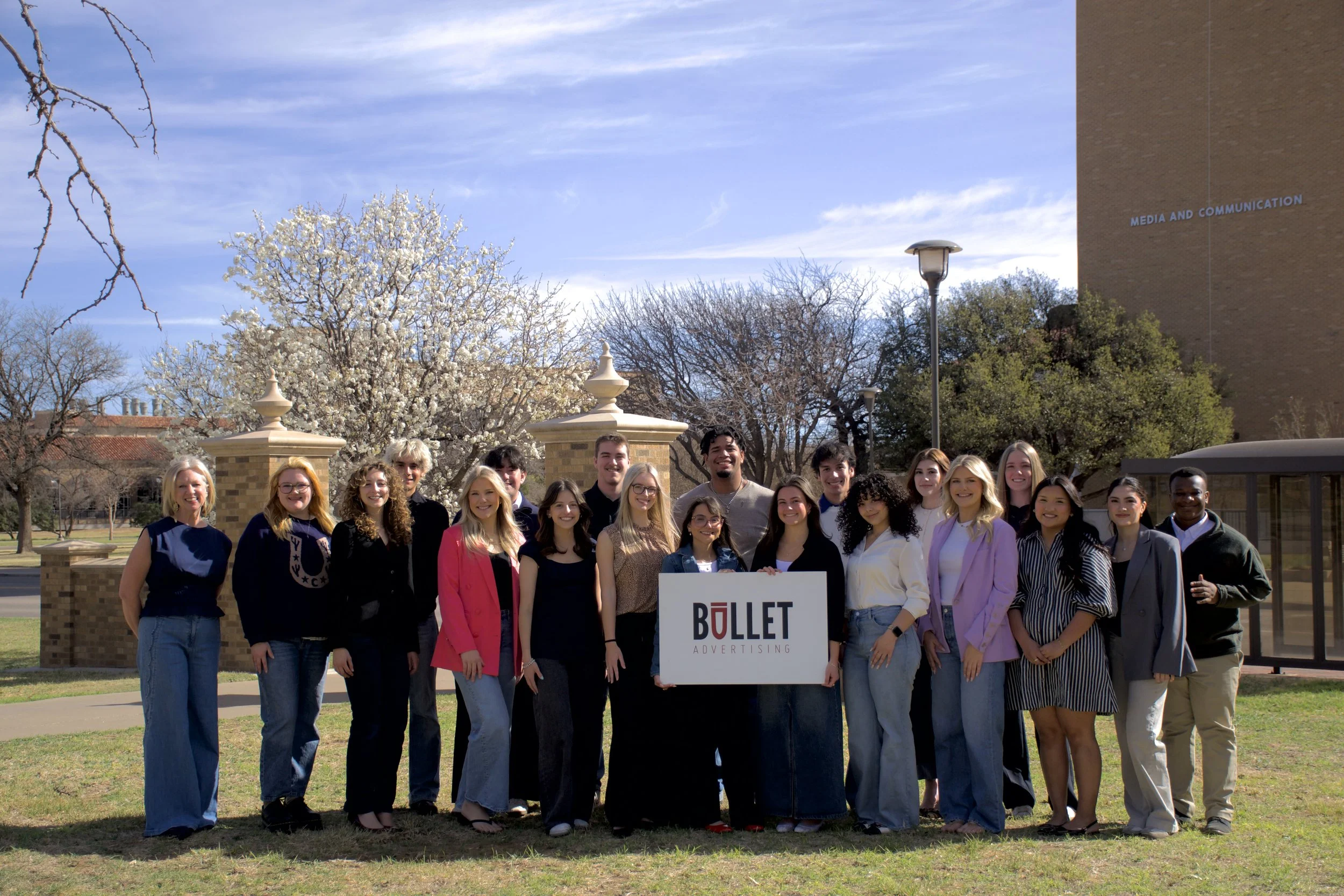 BULLET Advertising Team 🏈