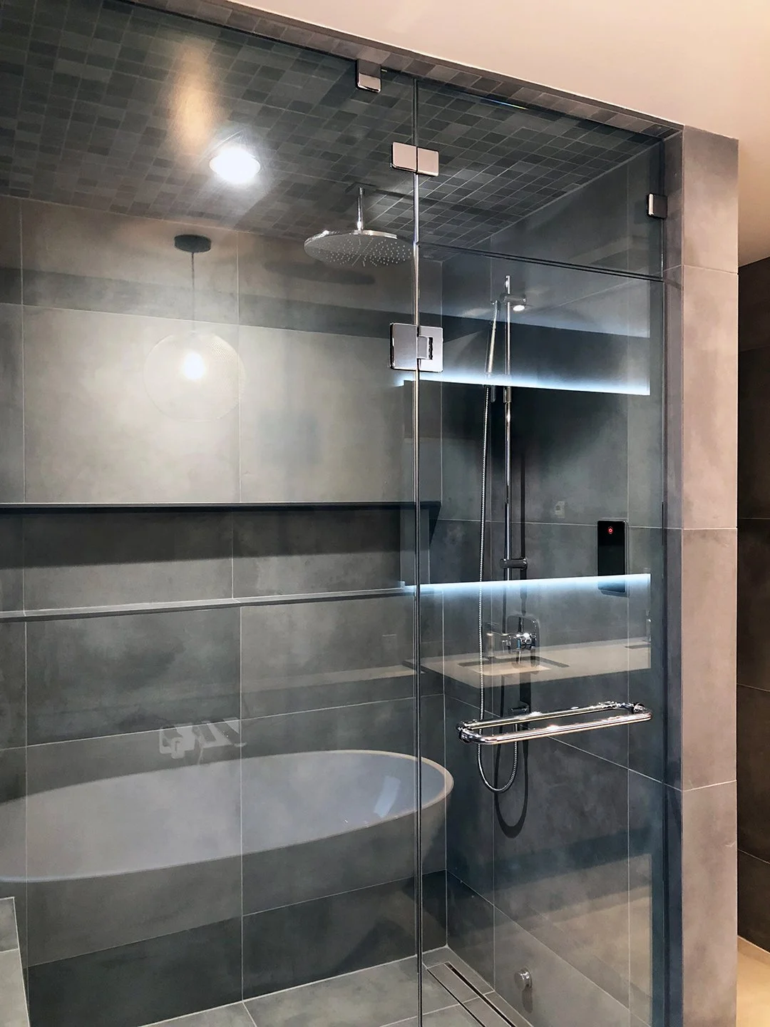 10.LH-ensuite.jpg