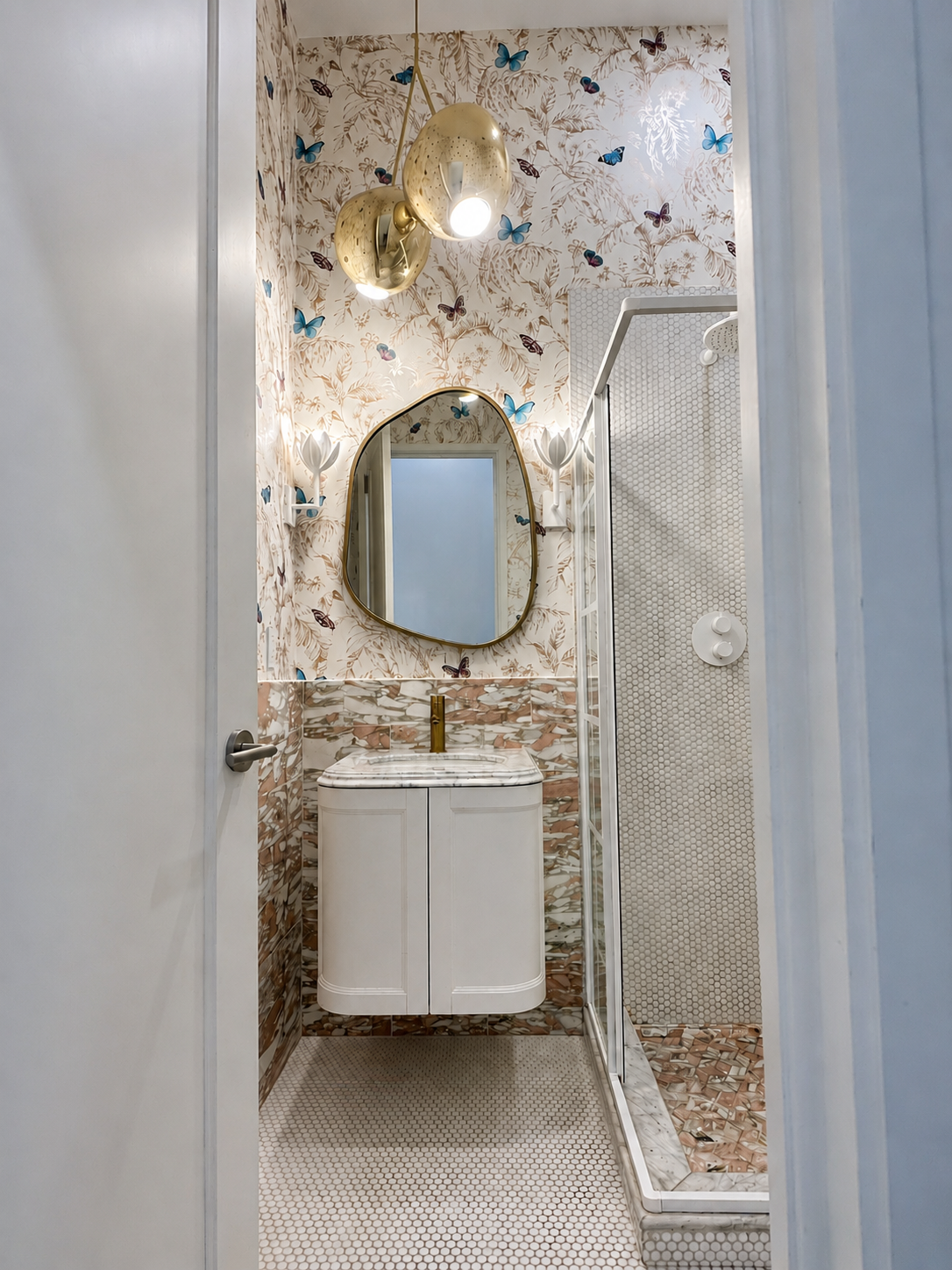 luxurious bathroom