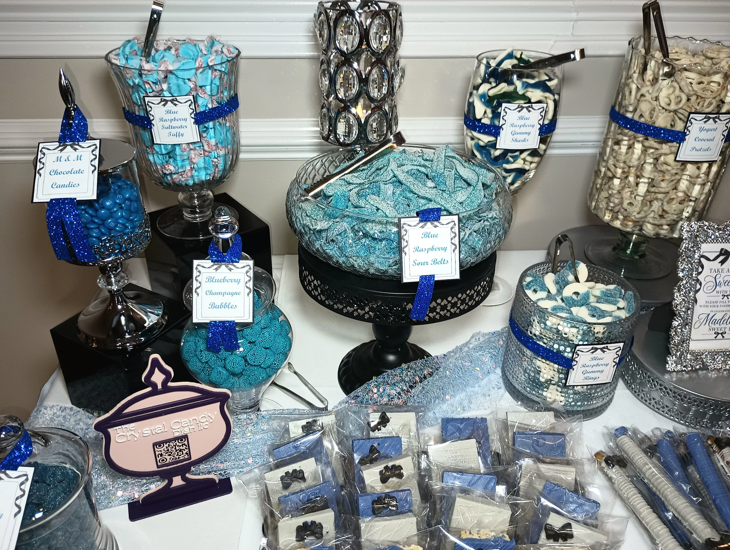 Sweet 16 Royal Blue & Black Bows15.jpg