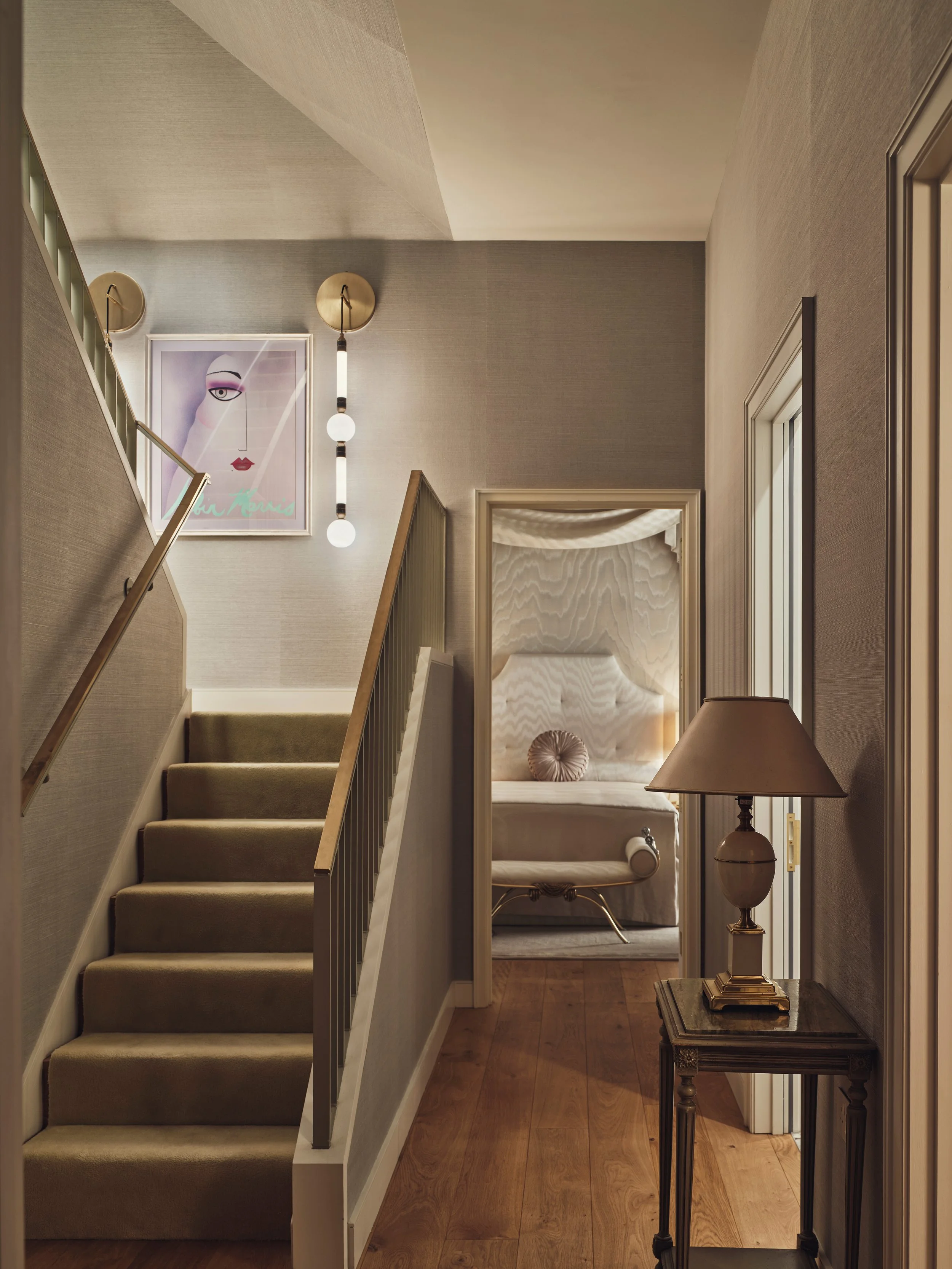 studio-l-london-thats-amoire-hall-marc-wood-lights-hollywood-regency-80s-style-interior-Westminster.jpg