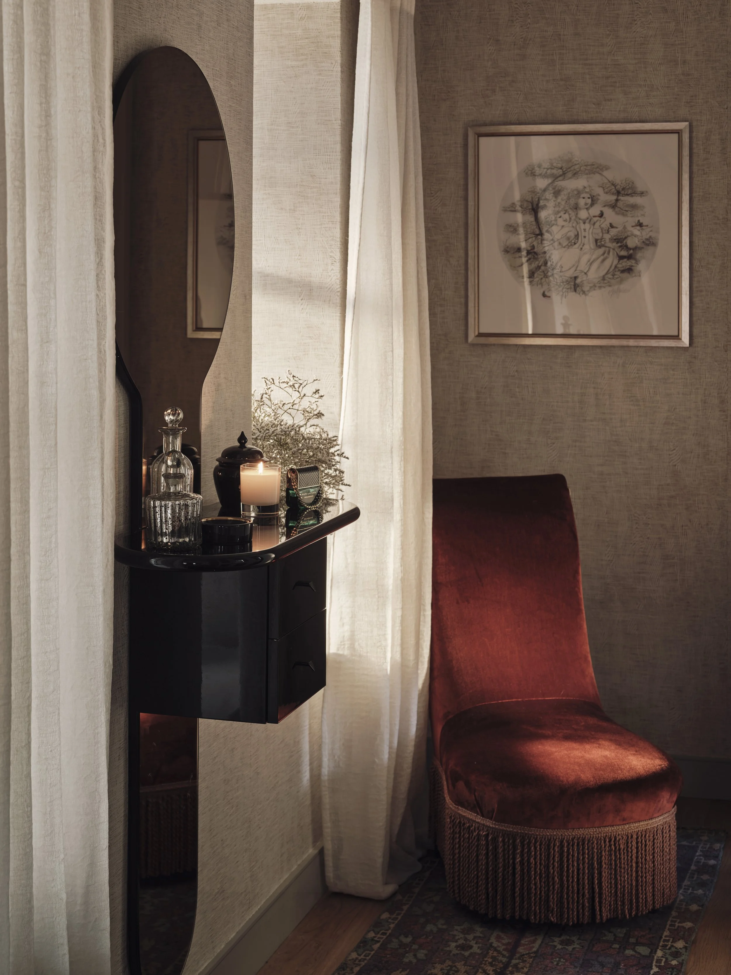 Studio-L-London-farmhouse-in-the-city-primary-lee-jofa-chair-st-james.jpg