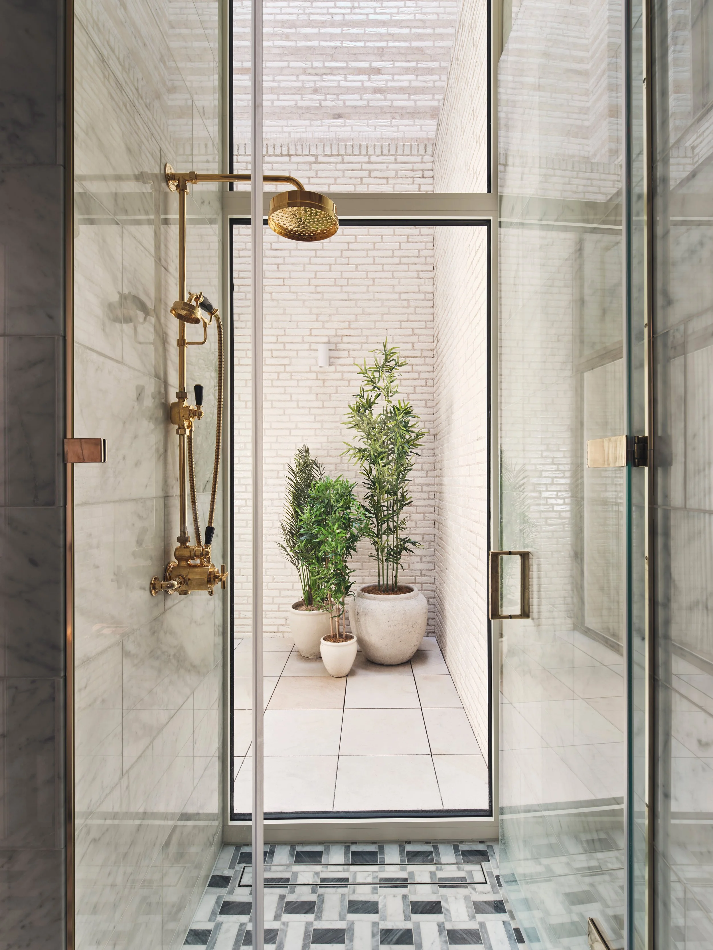 studio-l-london-thats-amoire-sexy-shower-lefroy-brooks-westminster.jpg