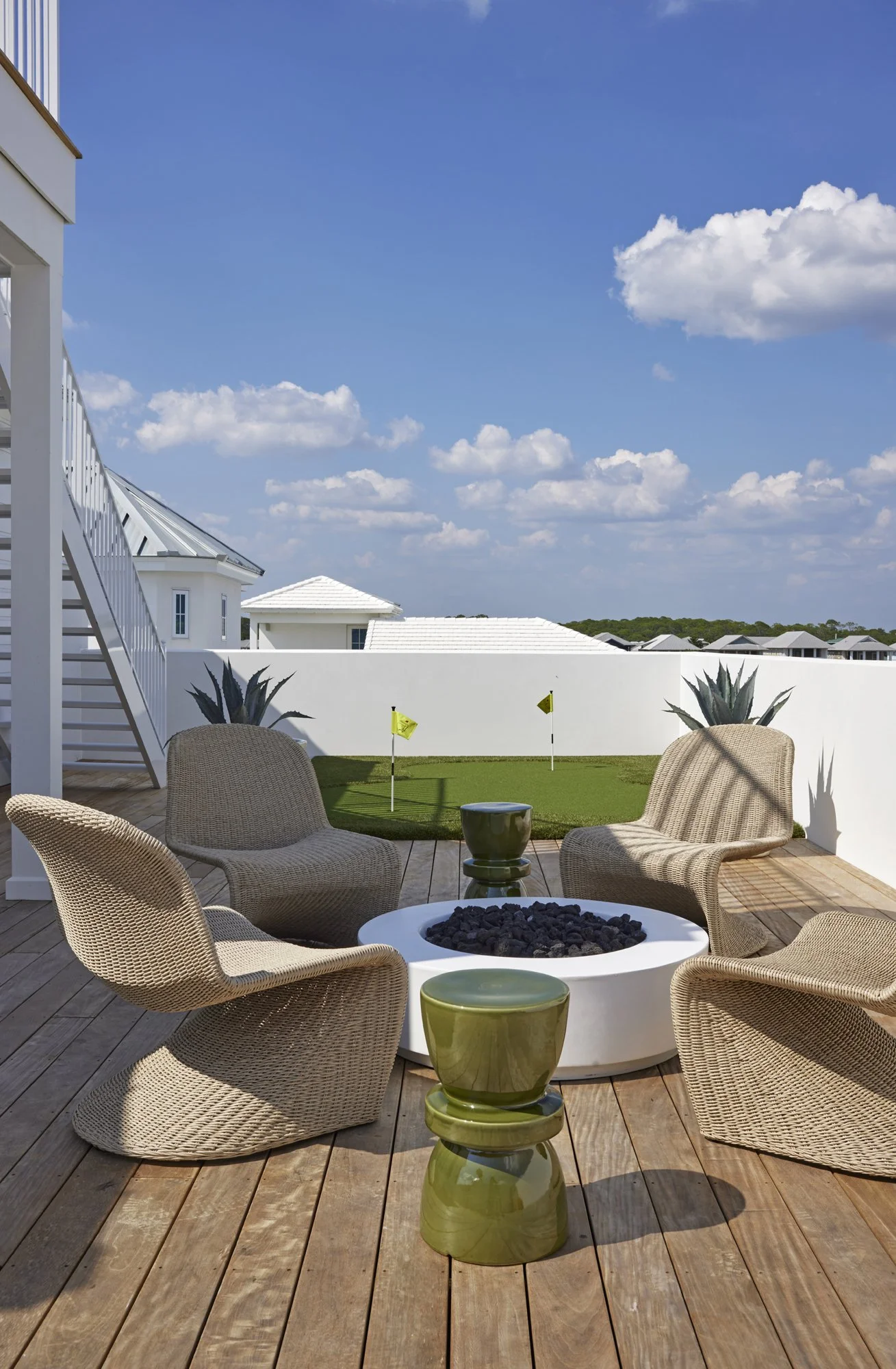 21_Deck w_Putting Green.jpg