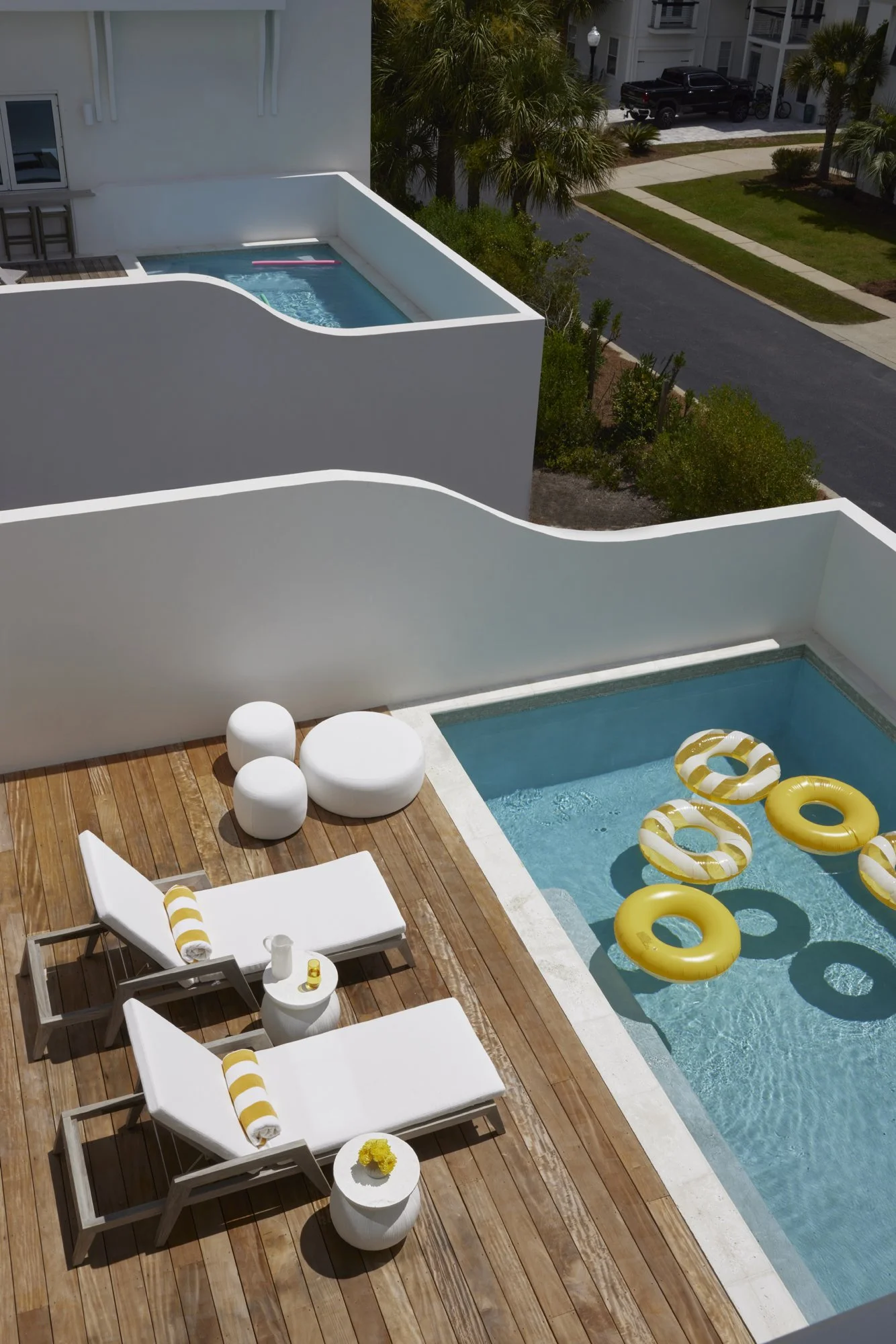 23_Pool.jpg